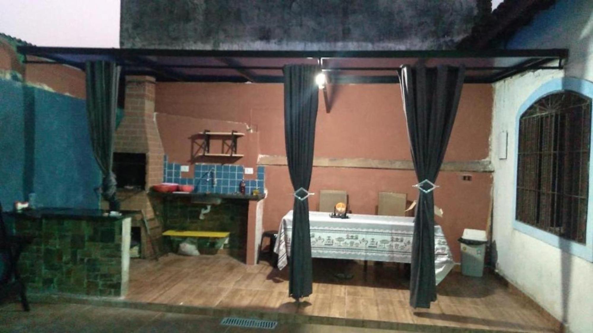 Casa em Peruibe 3 dormitórios sendo 1 suite Pe na Areia