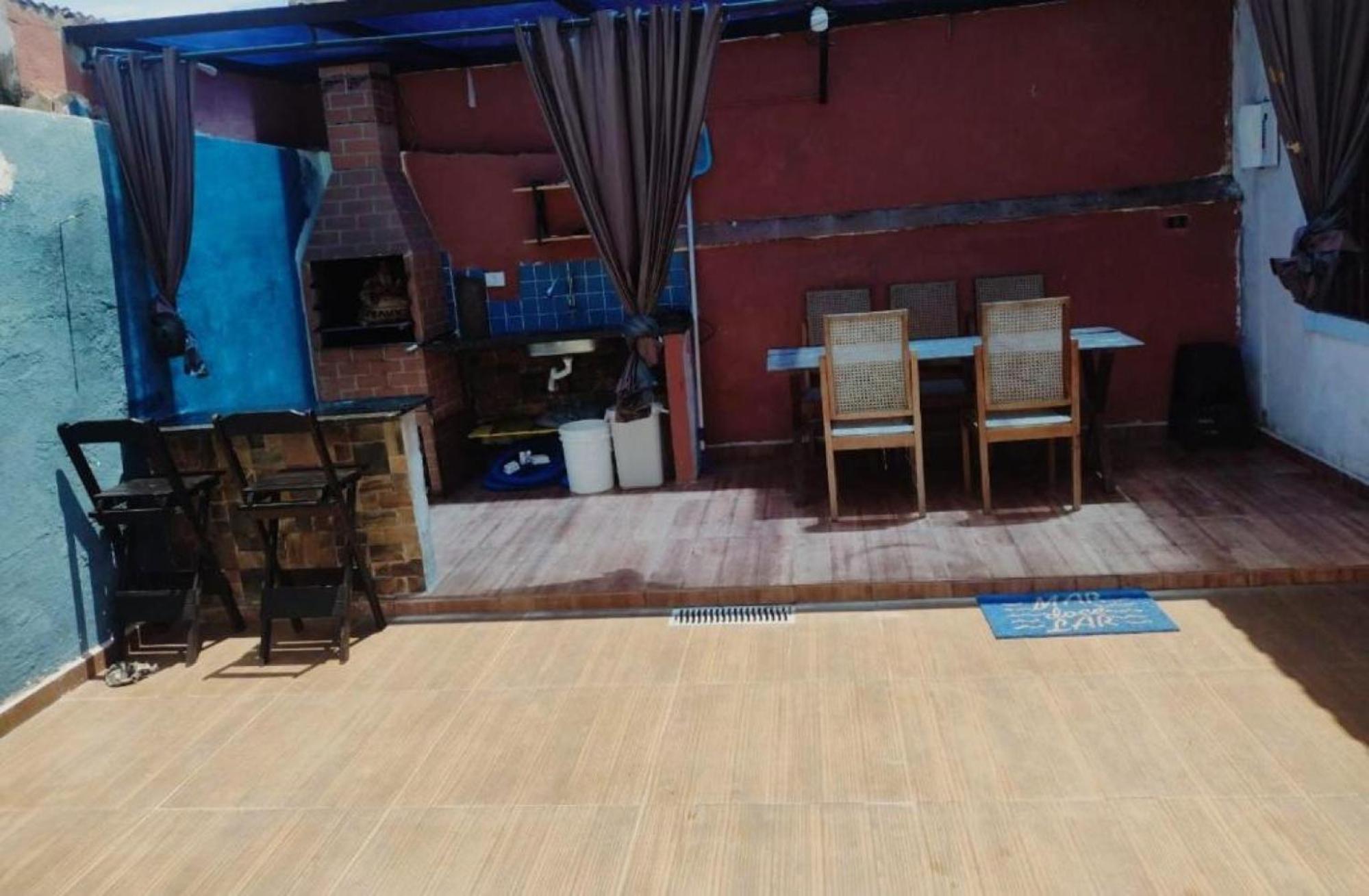 Casa em Peruibe 3 dormitórios sendo 1 suite Pe na Areia