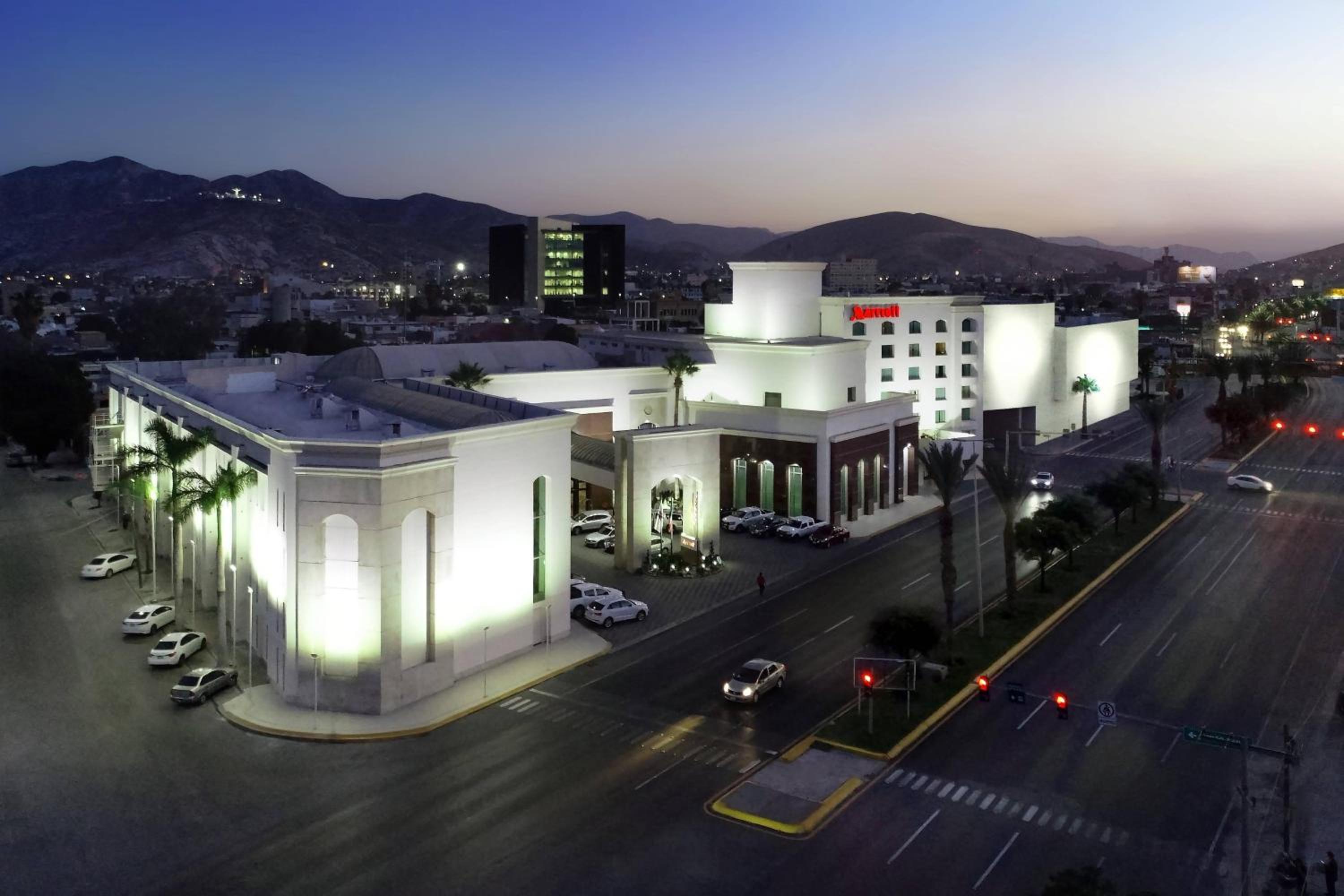 Torreon Vacations - Marriott Torreon Hotel - Property Image 1