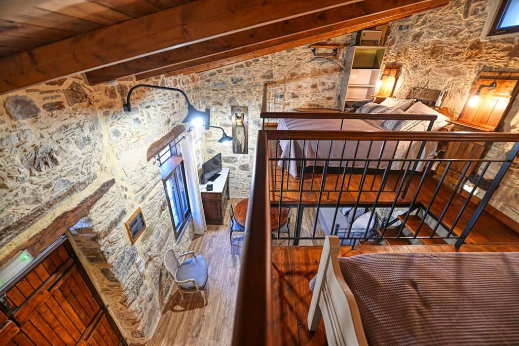 PefkoPetro Loft