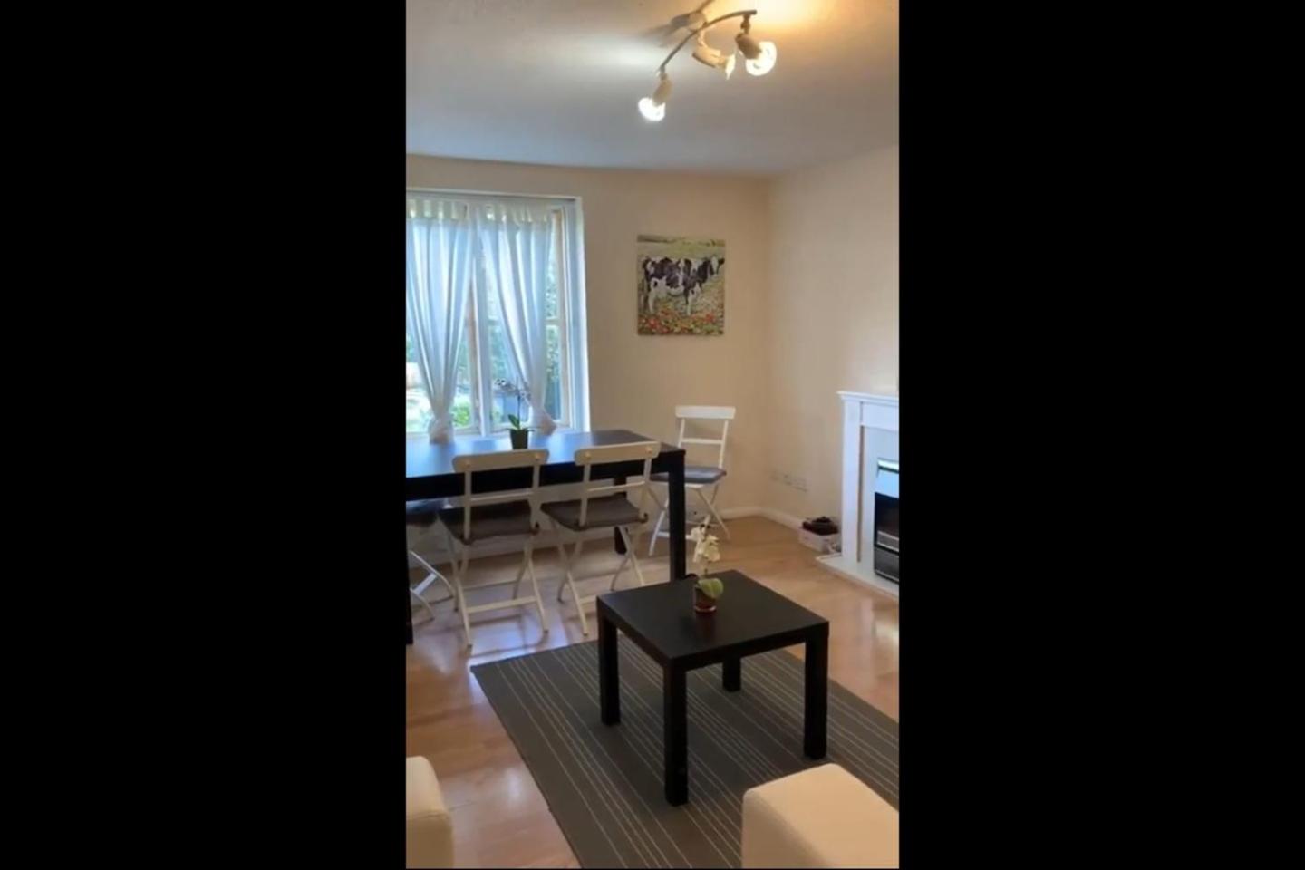Secure 2 bedroom apartment, very close to Canary Wharf, in a gated development