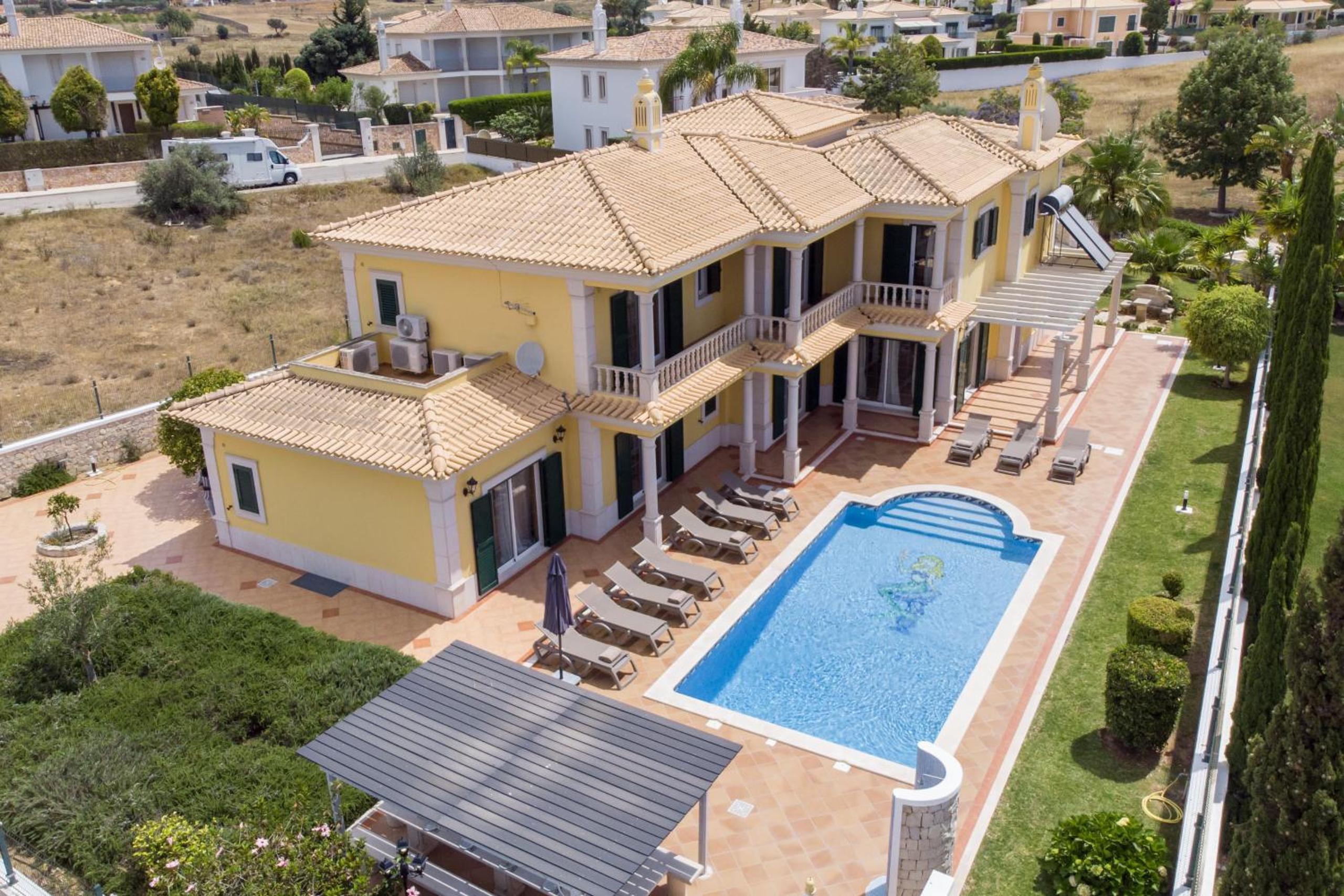 Villa Iris by Algarve Holidays