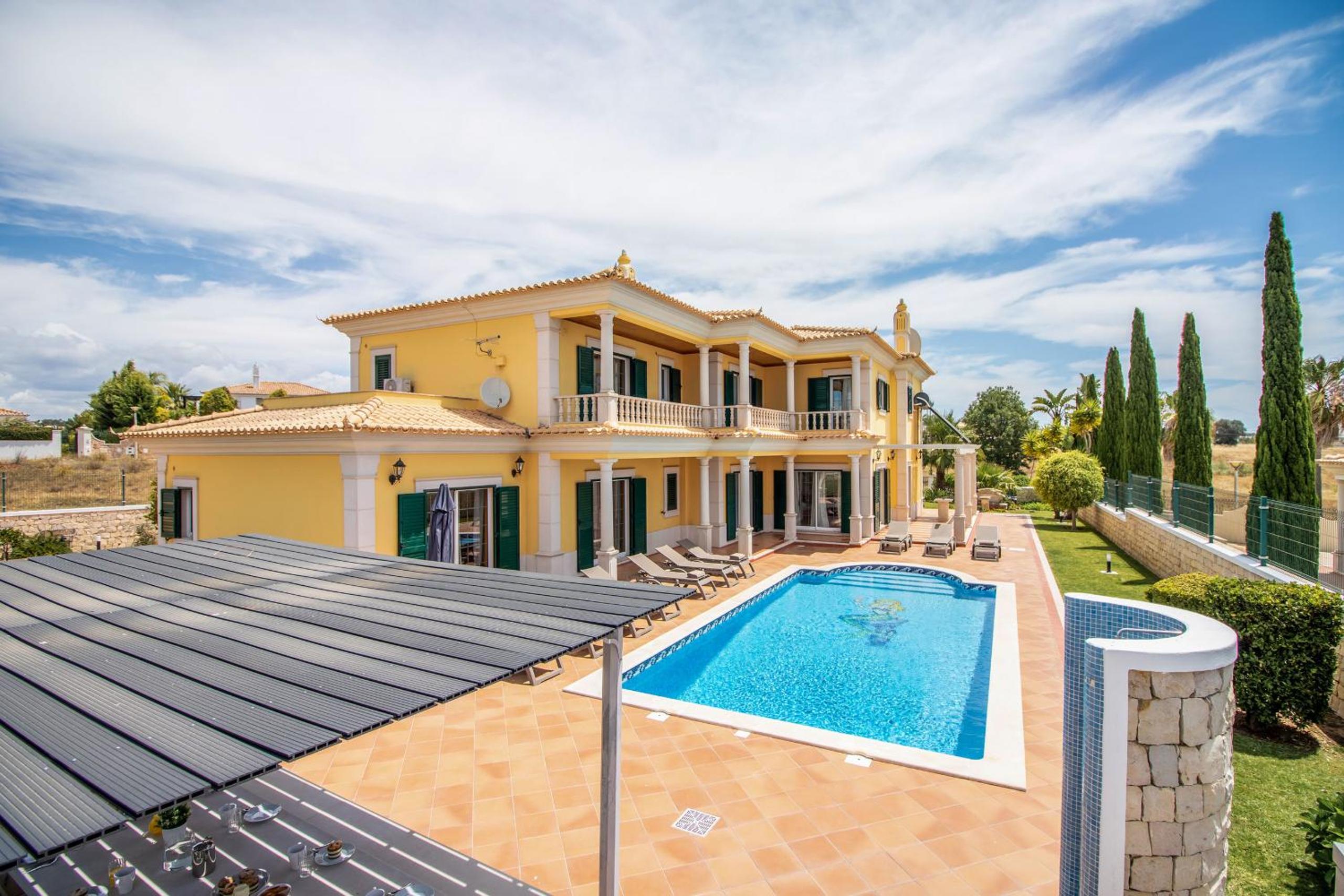 Villa Iris by Algarve Holidays