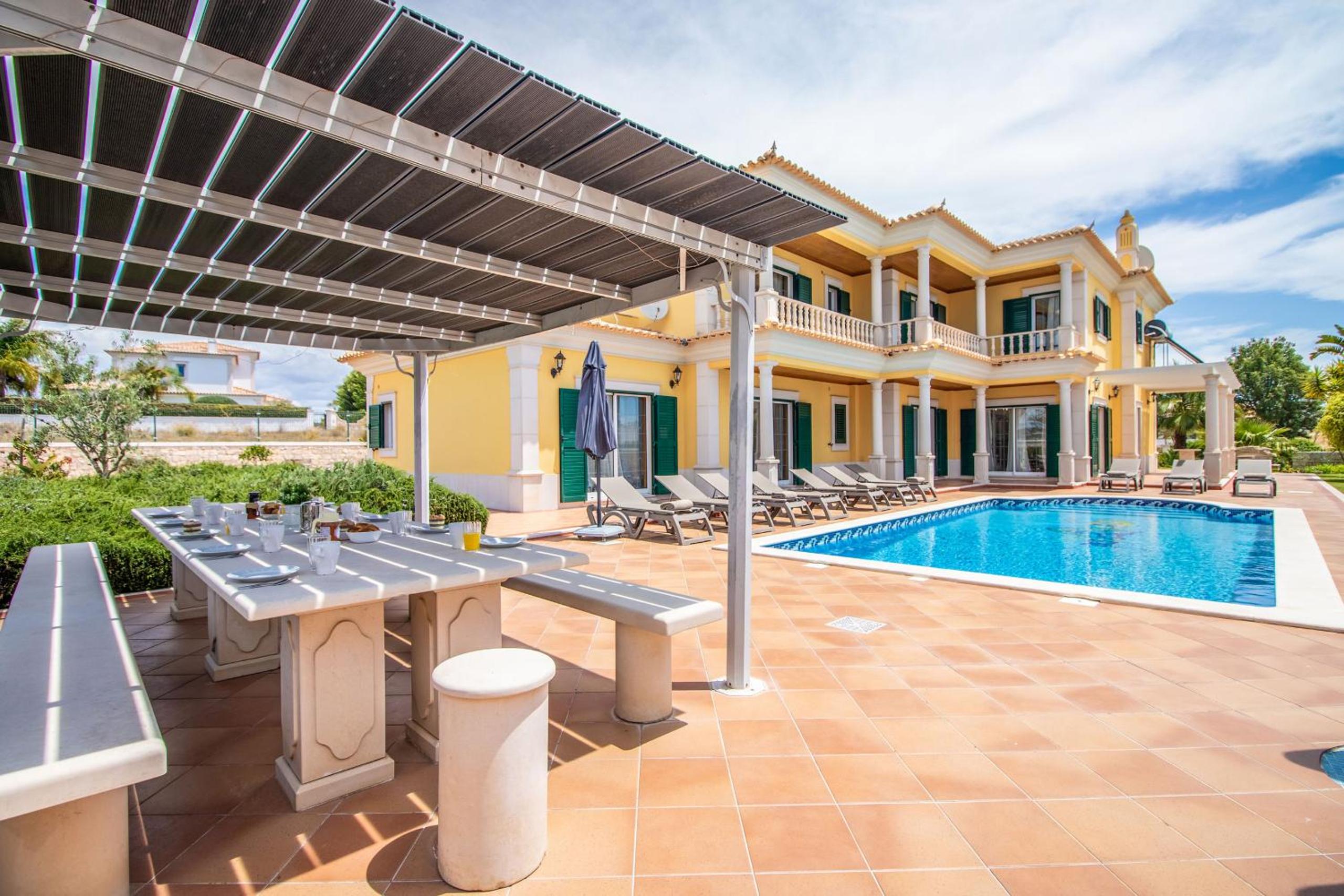 Villa Iris by Algarve Holidays