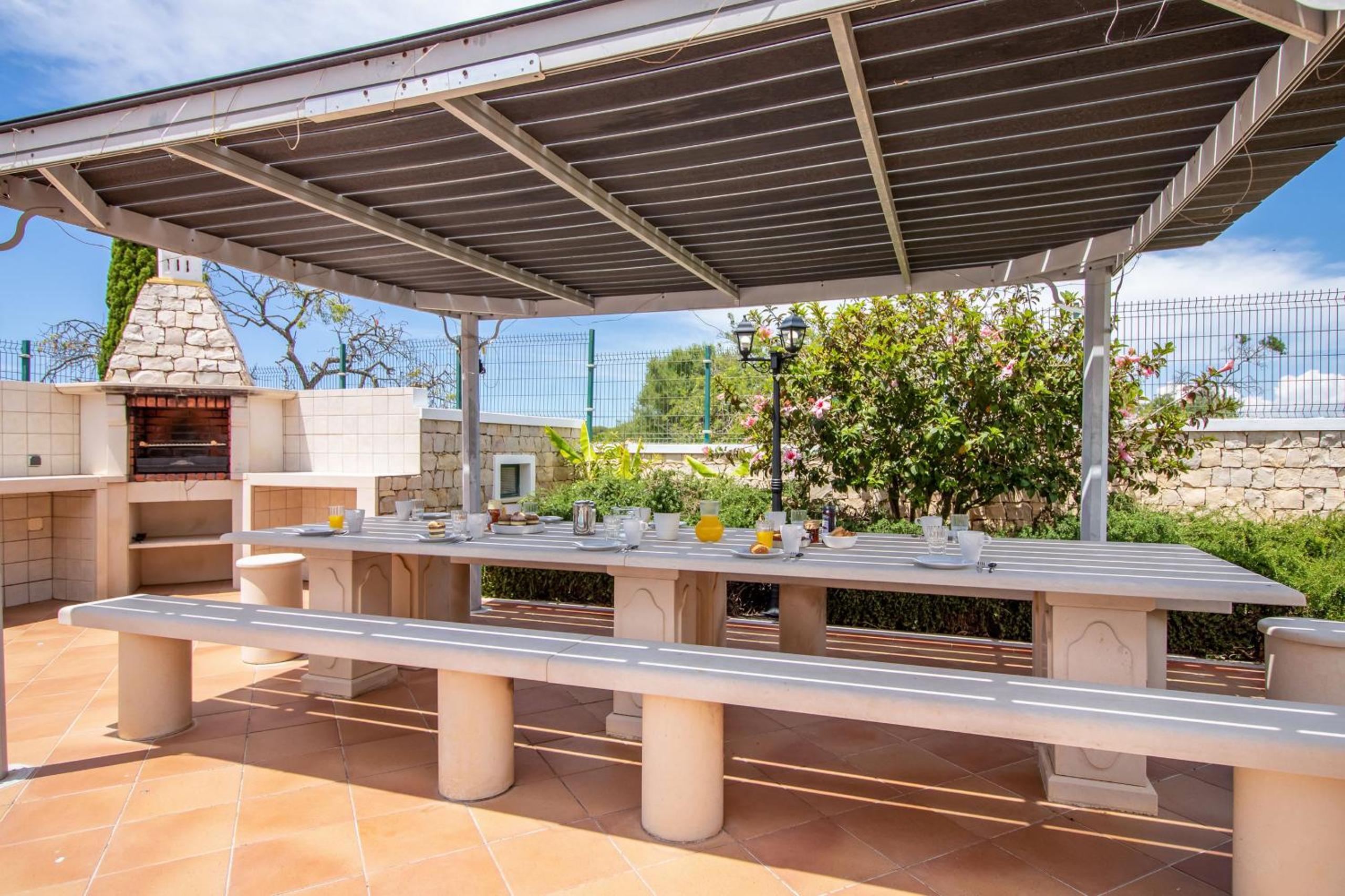 Villa Iris by Algarve Holidays