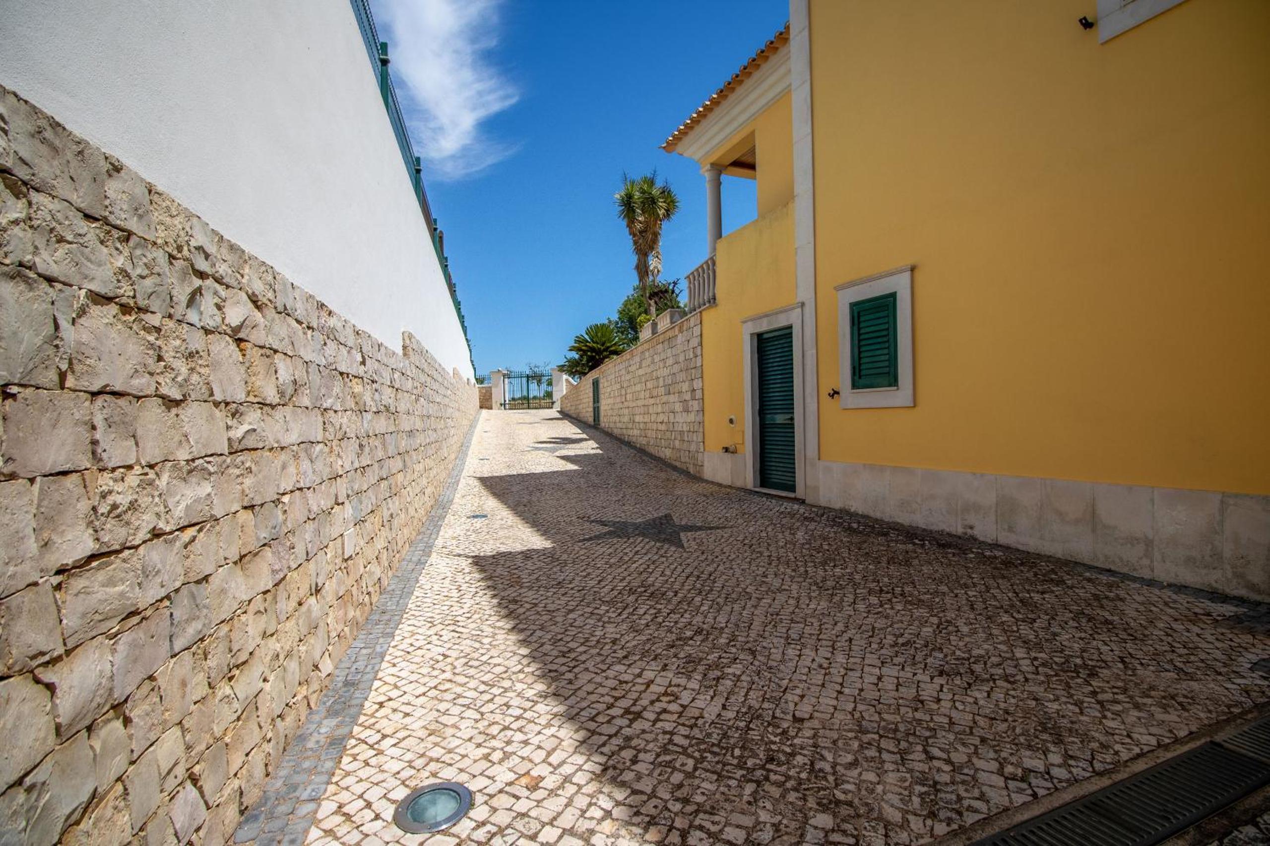 Villa Iris by Algarve Holidays