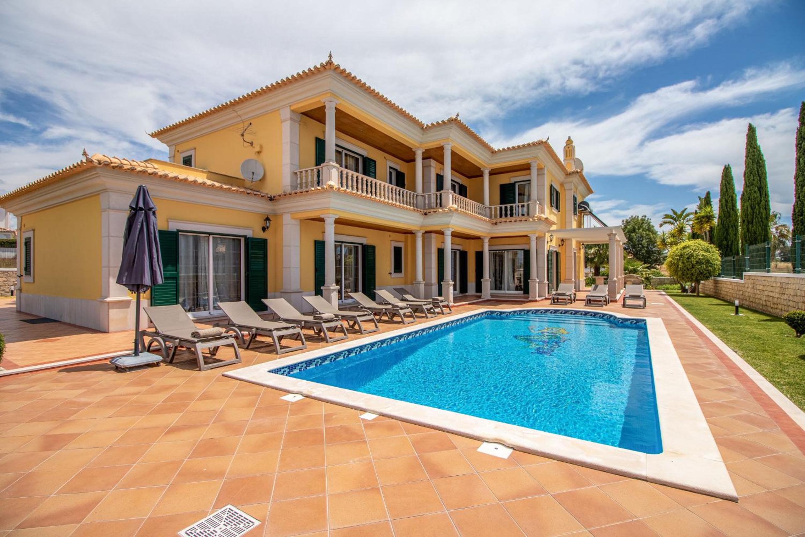 Villa Iris by Algarve Holidays