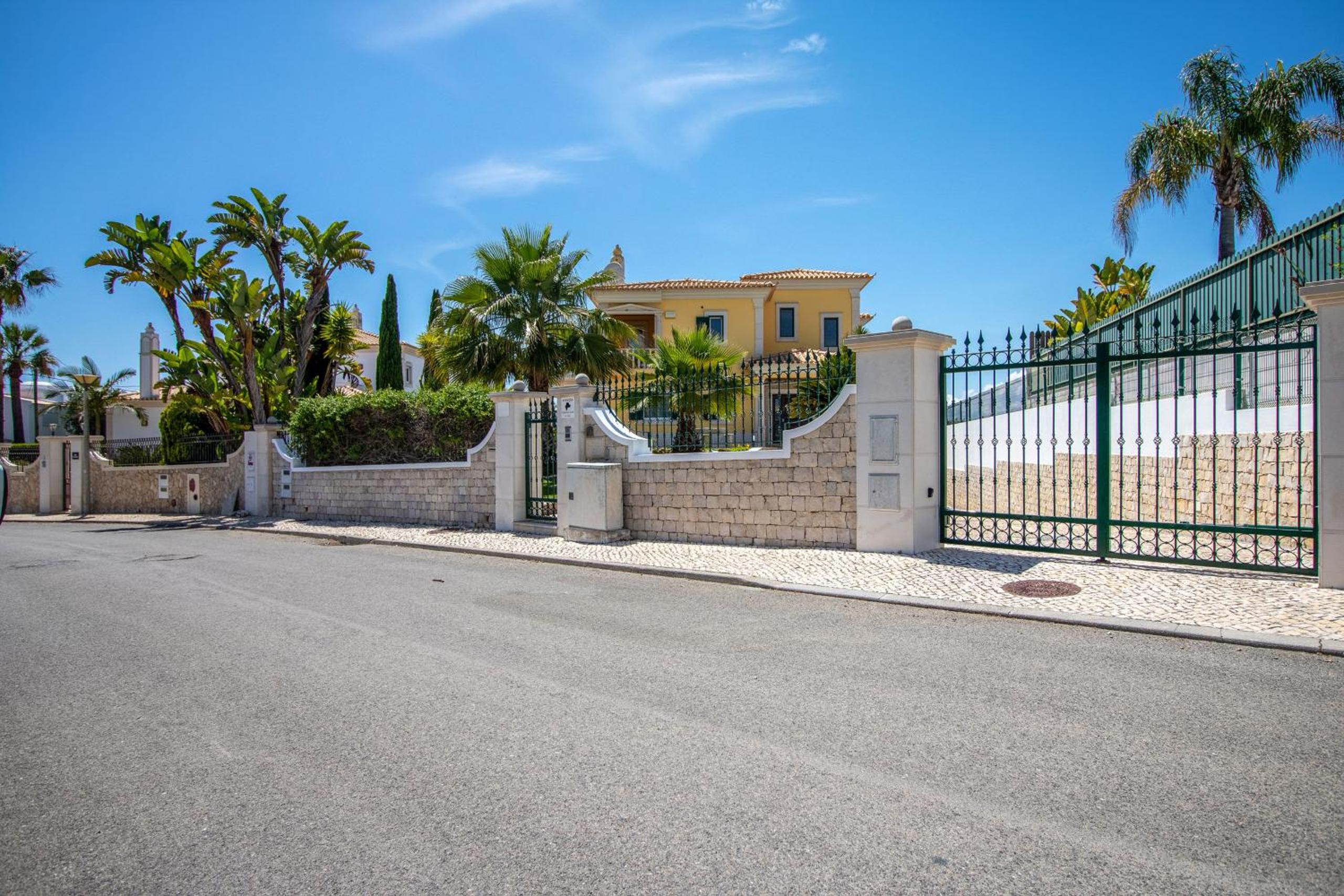 Villa Iris by Algarve Holidays