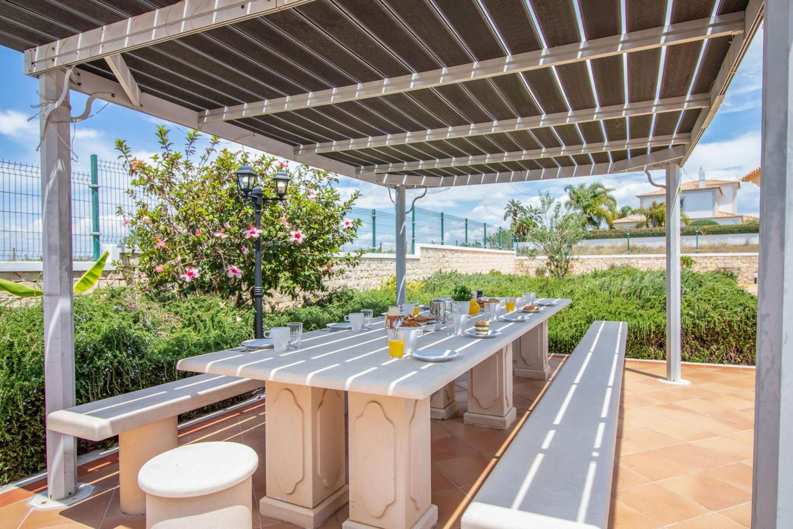Villa Iris by Algarve Holidays