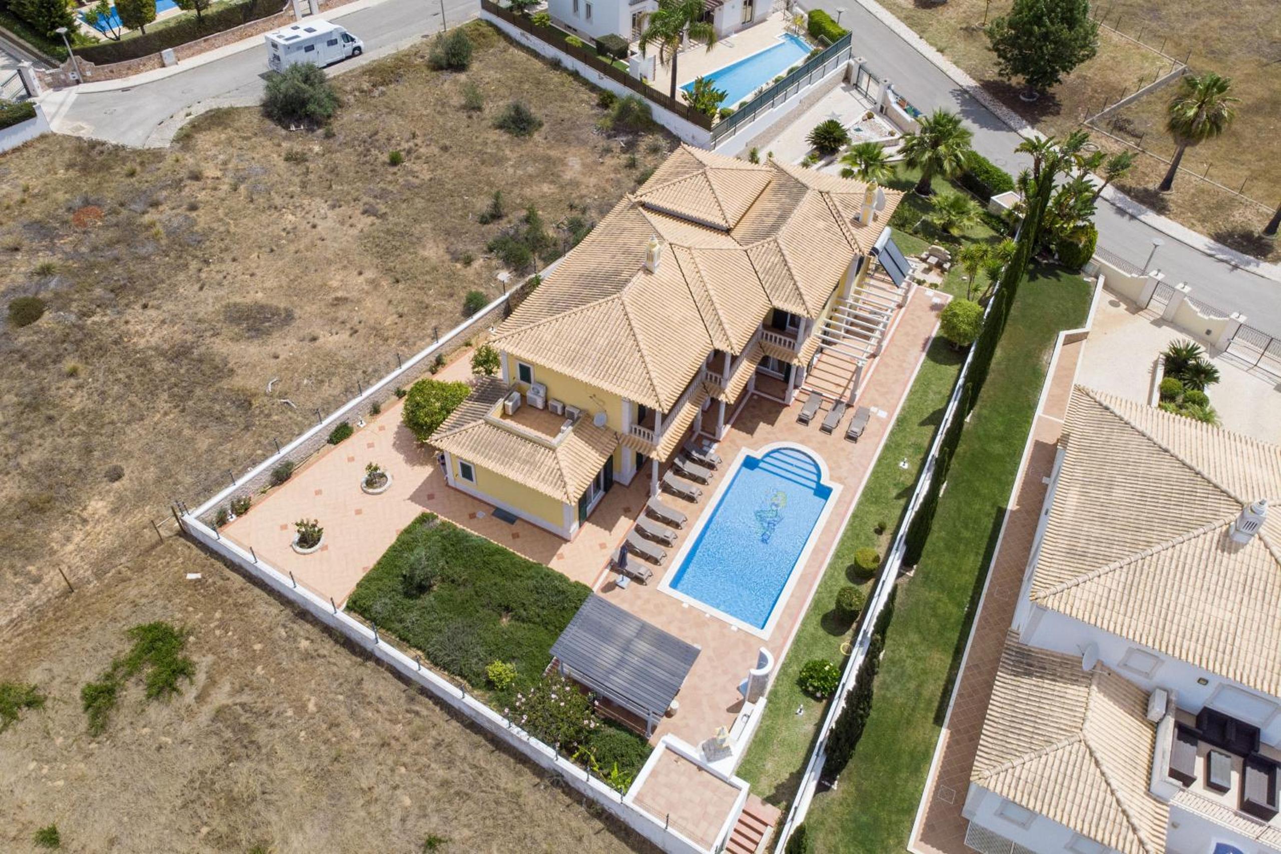Villa Iris by Algarve Holidays