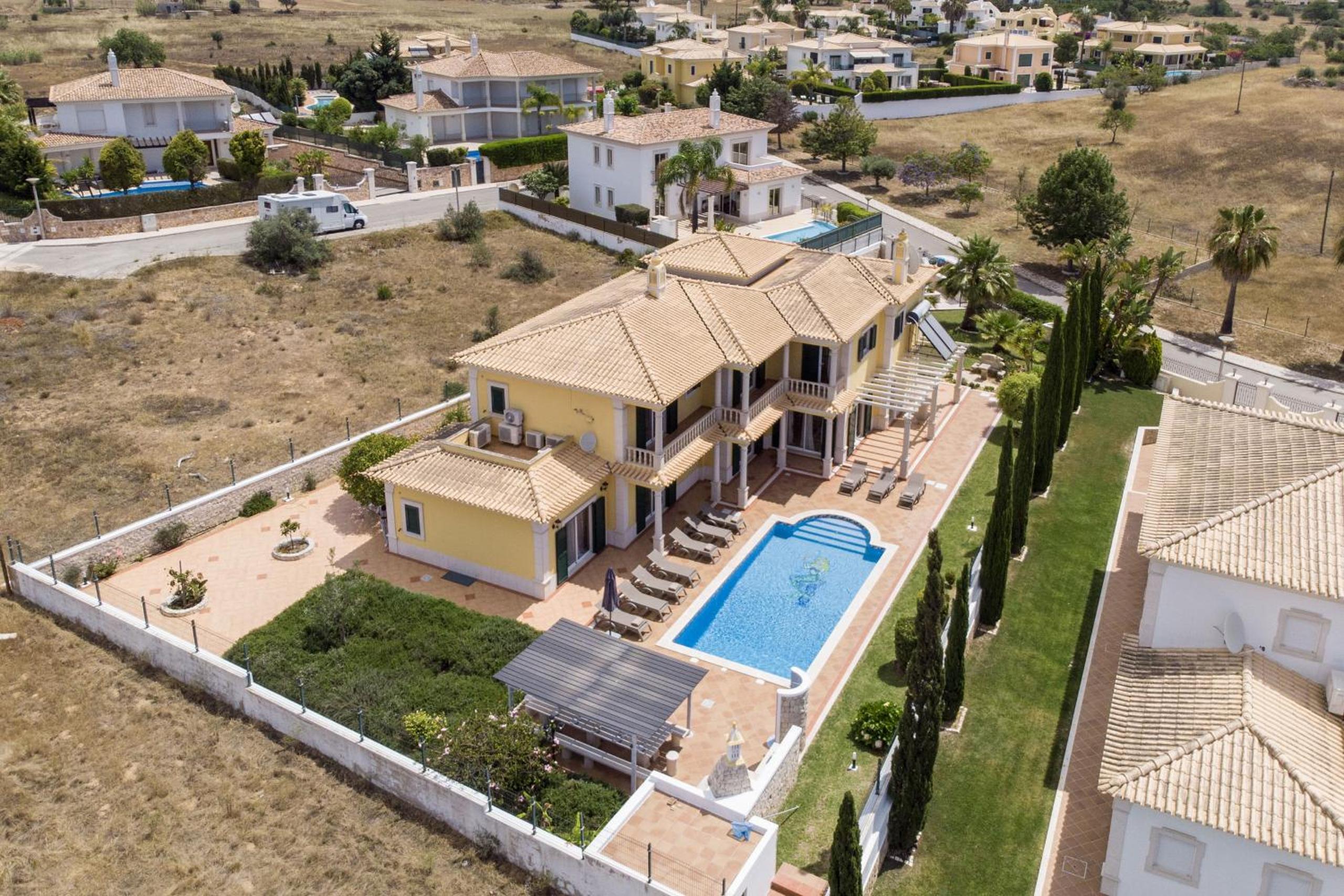 Villa Iris by Algarve Holidays