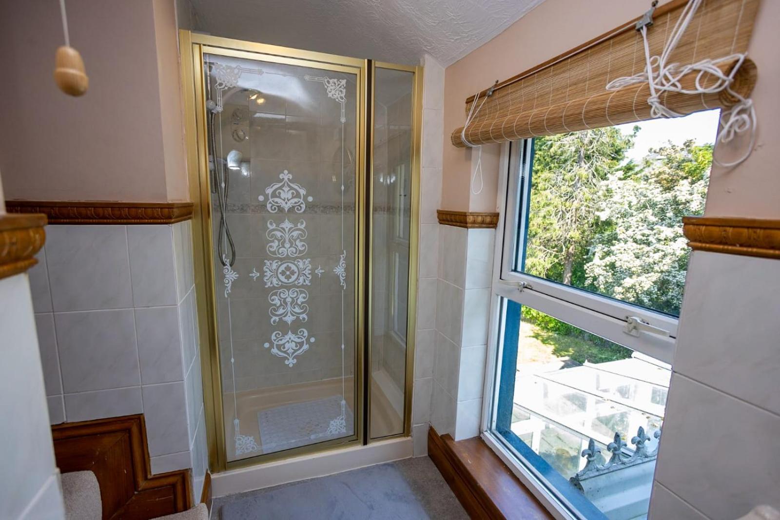 Lamack Vale House, Tenby, 5 Bedrooms with Private Heated Indoor Swimming Pool & Parking view 2
