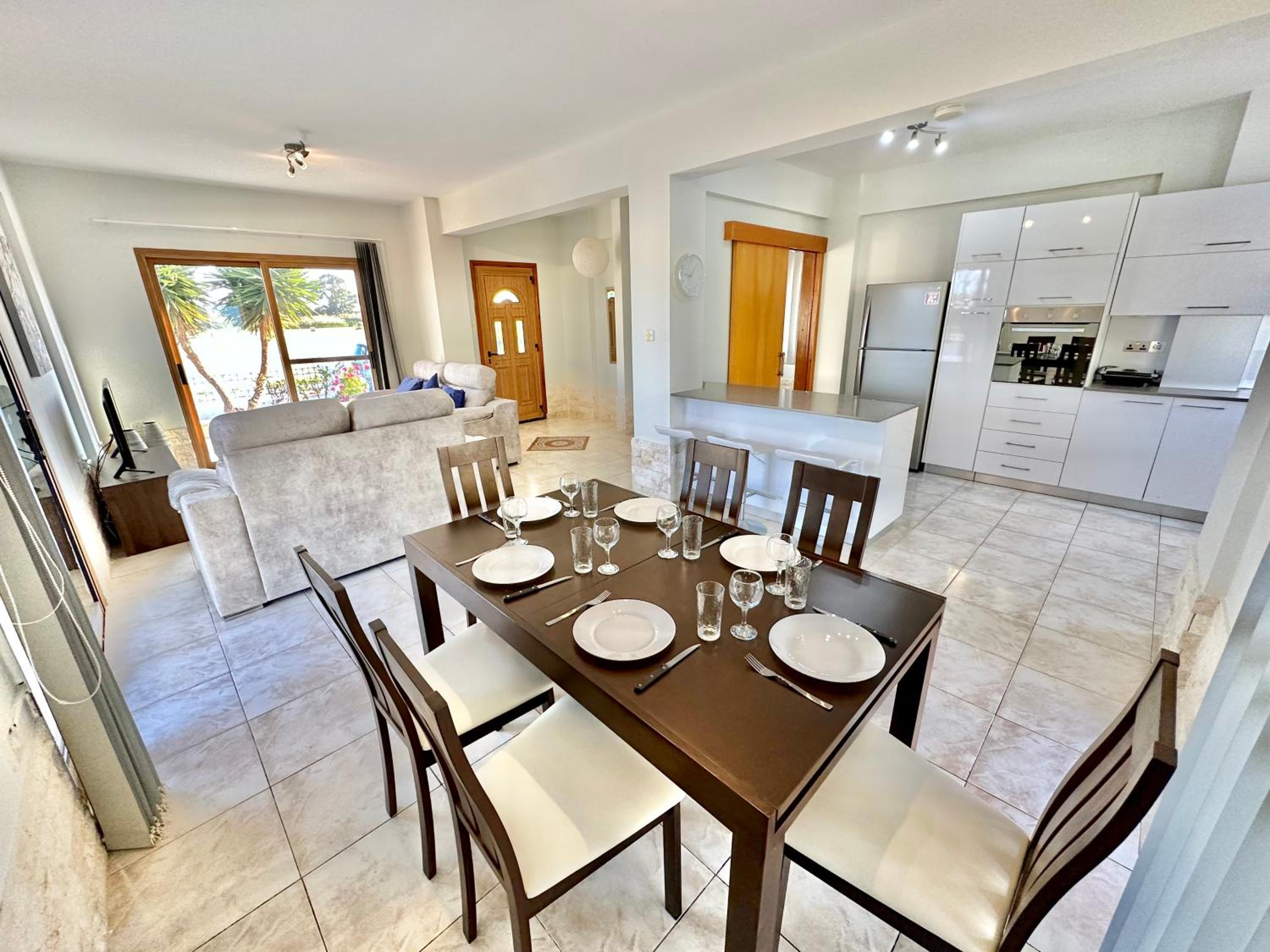 Lovely Pool Villa in Pyla