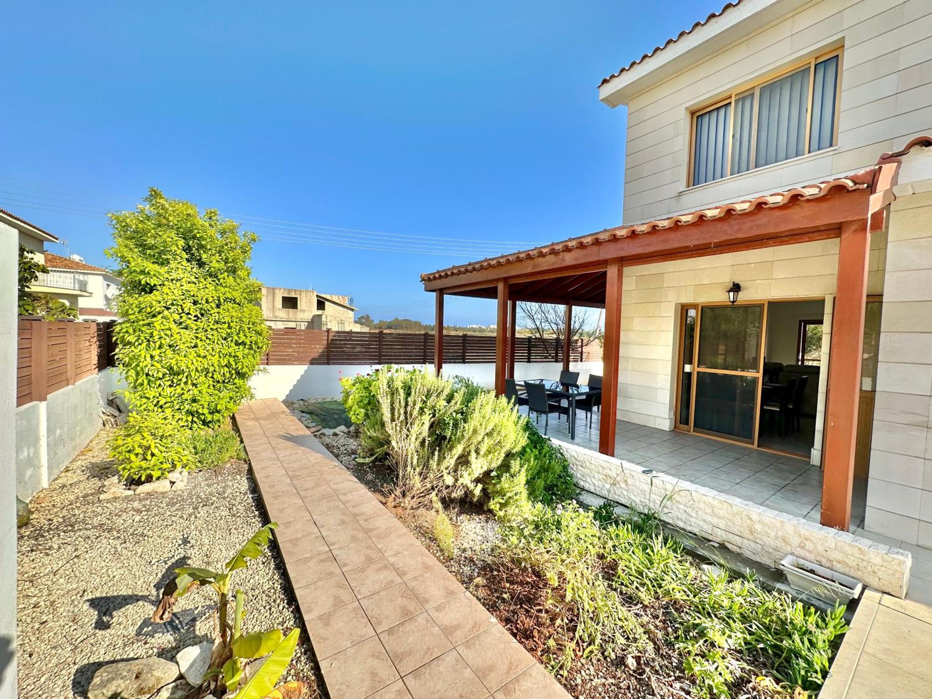 Lovely Pool Villa in Pyla