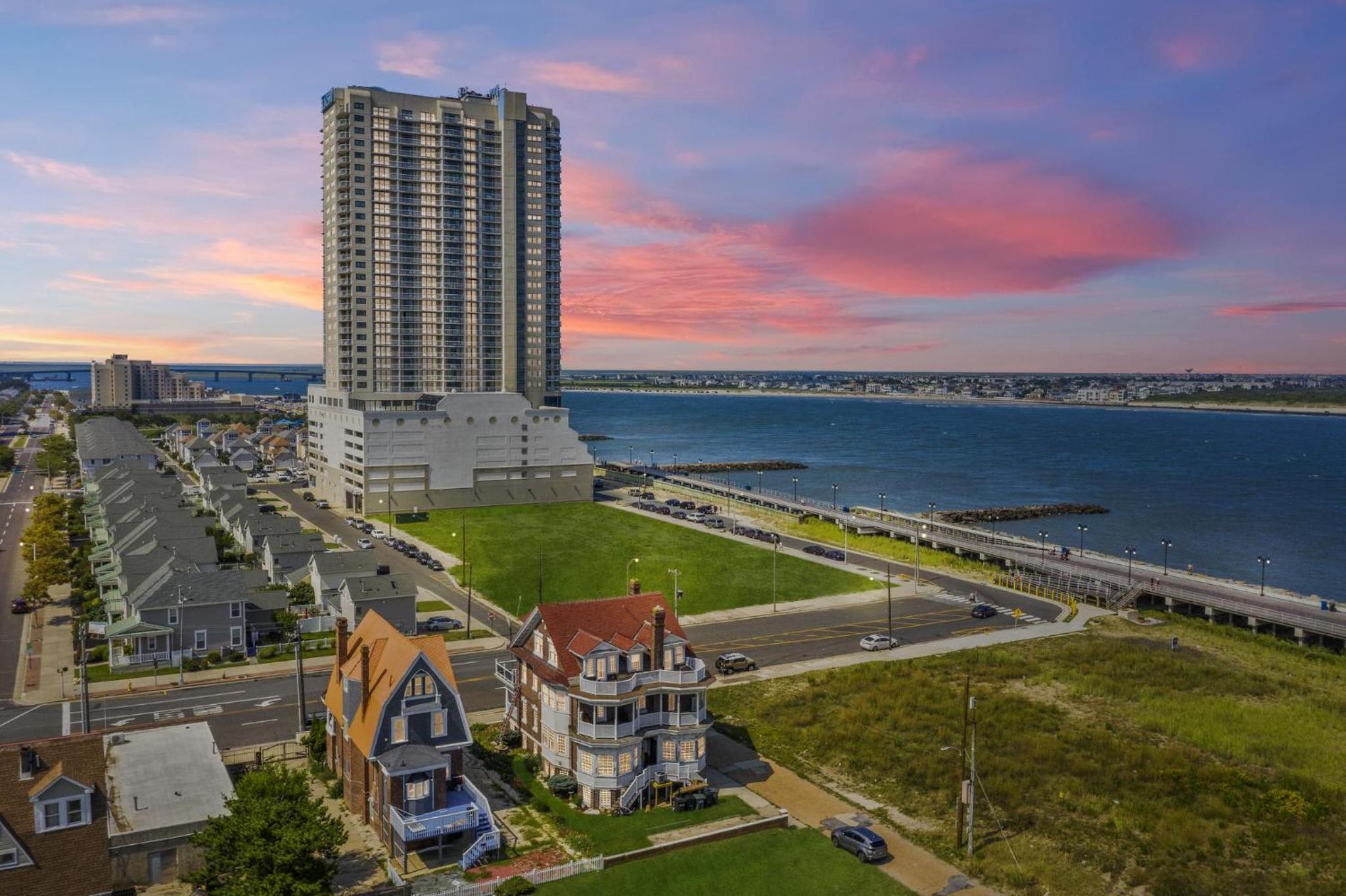 Hotel Grand Historic 8Br 6 5Ba Mansion Waterfront Decks