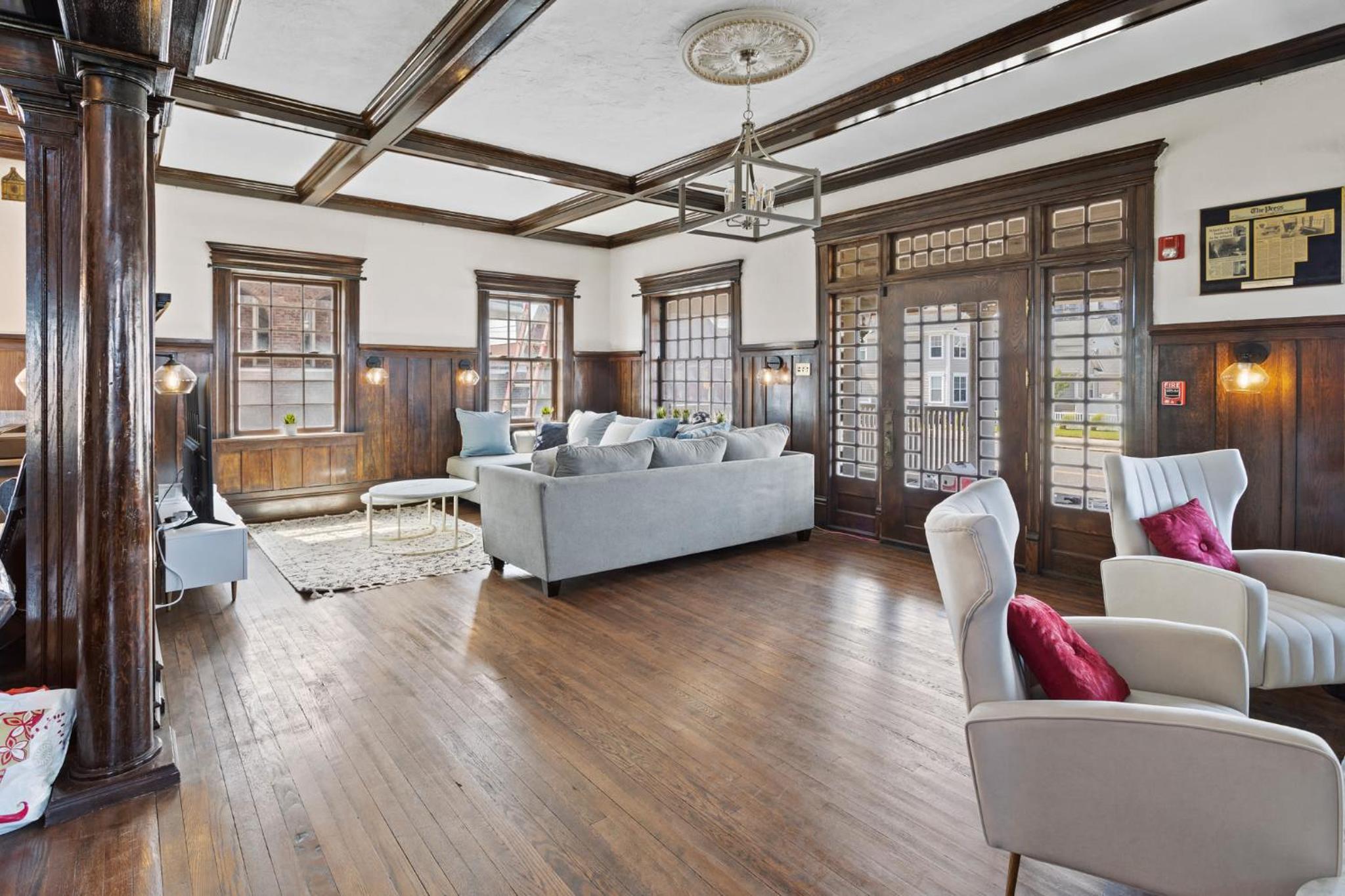 Grand Historic 8BR 6 5BA Mansion Waterfront Decks view 2