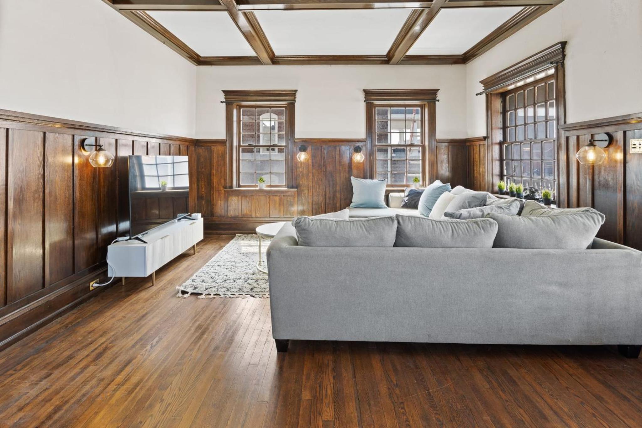 Grand Historic 8BR 6 5BA Mansion Waterfront Decks view 5