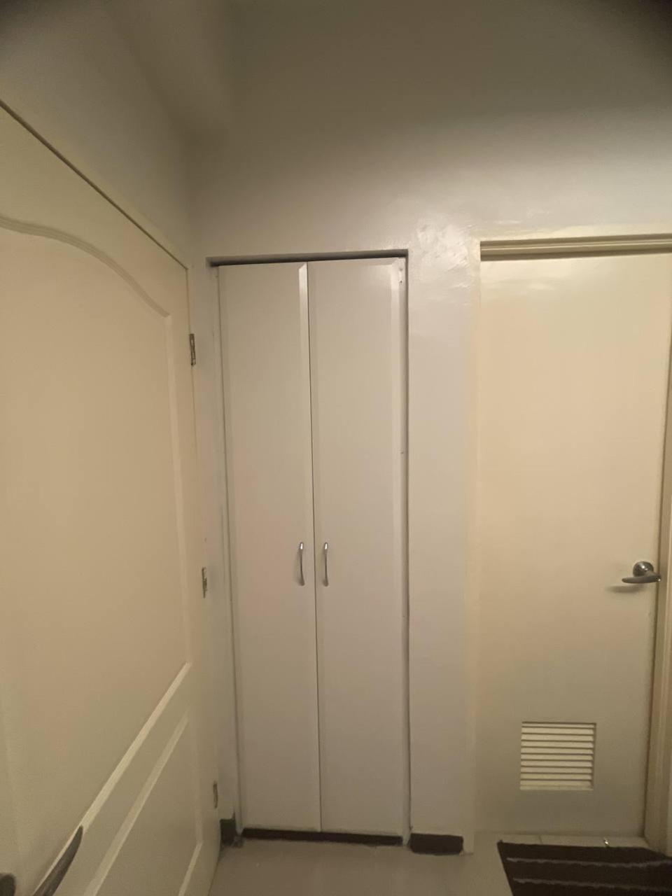 cozy 1bedroom infront airport hotels and casino view 3