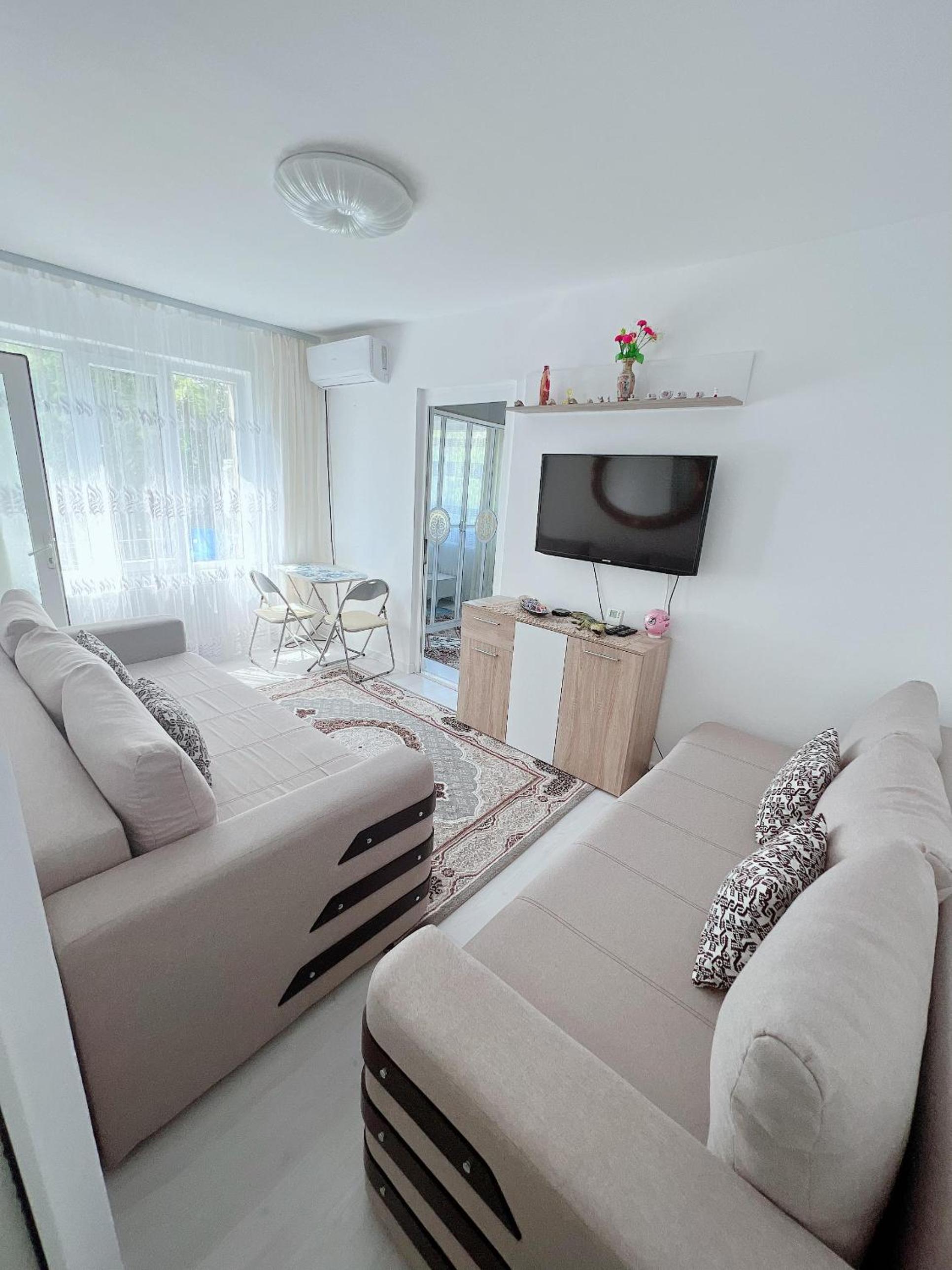 Apartament Ciresica