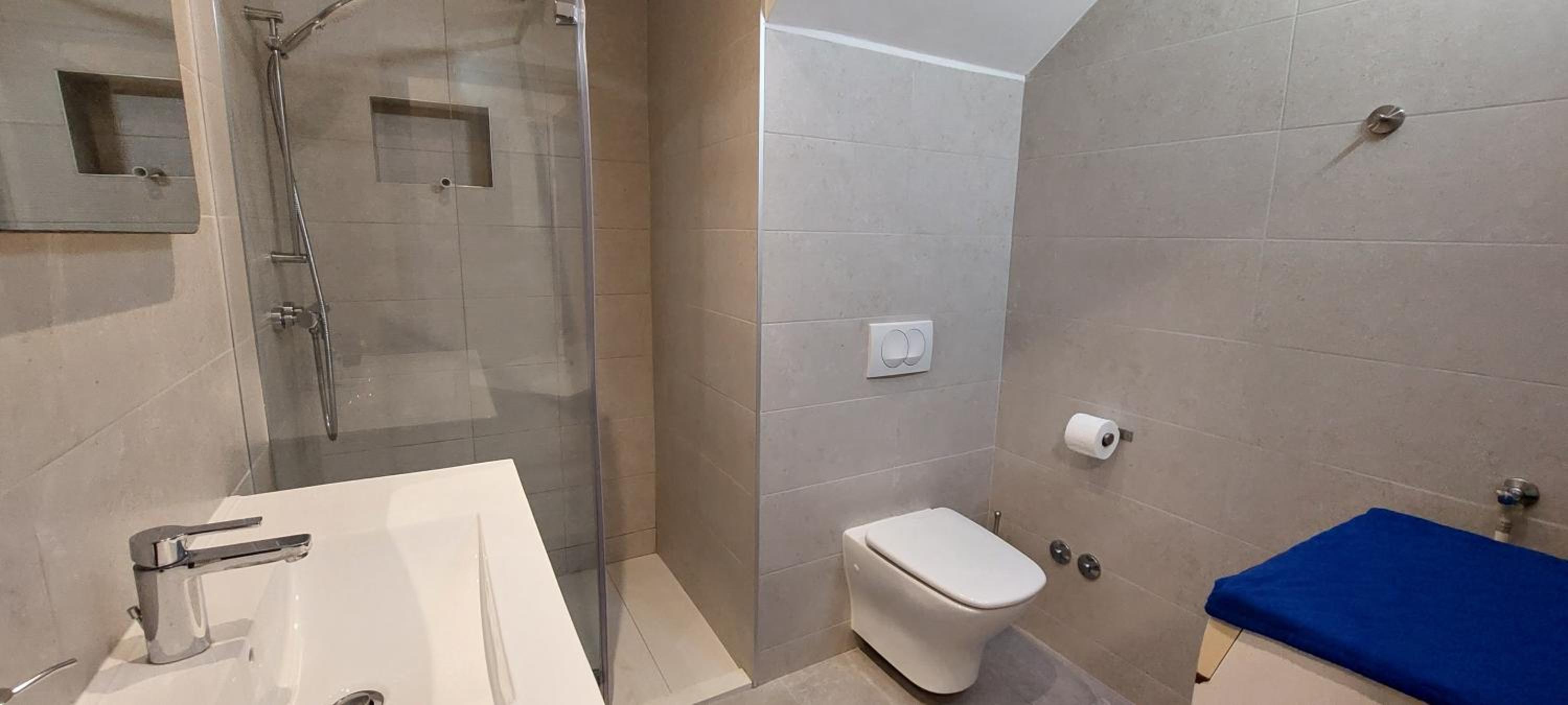 Renovated Apartments Skorin