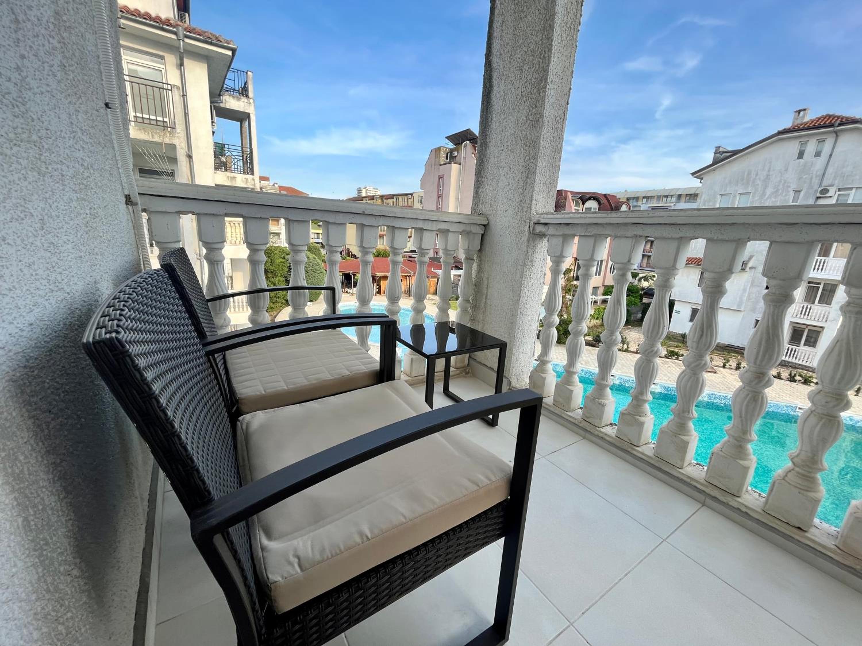 Bravo 5 Holiday Home