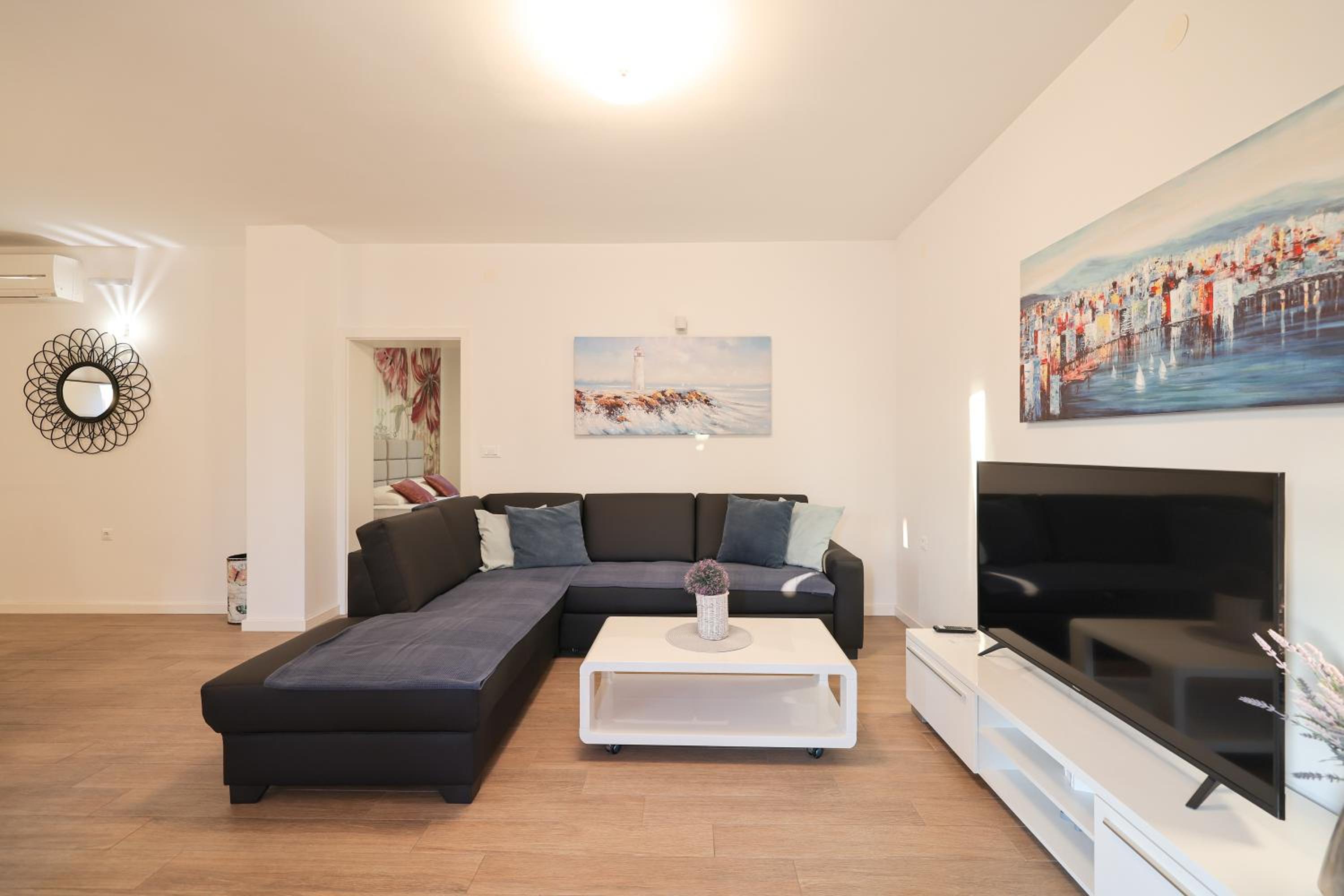 Apartmani Mato 1 view 2