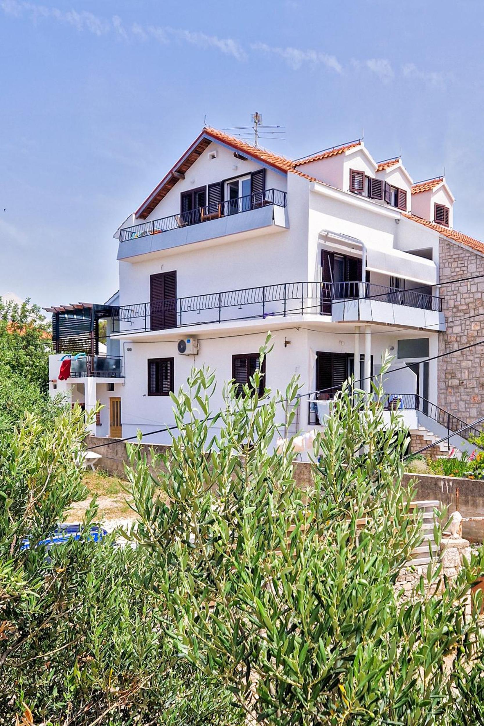 Renovated Apartments Skorin