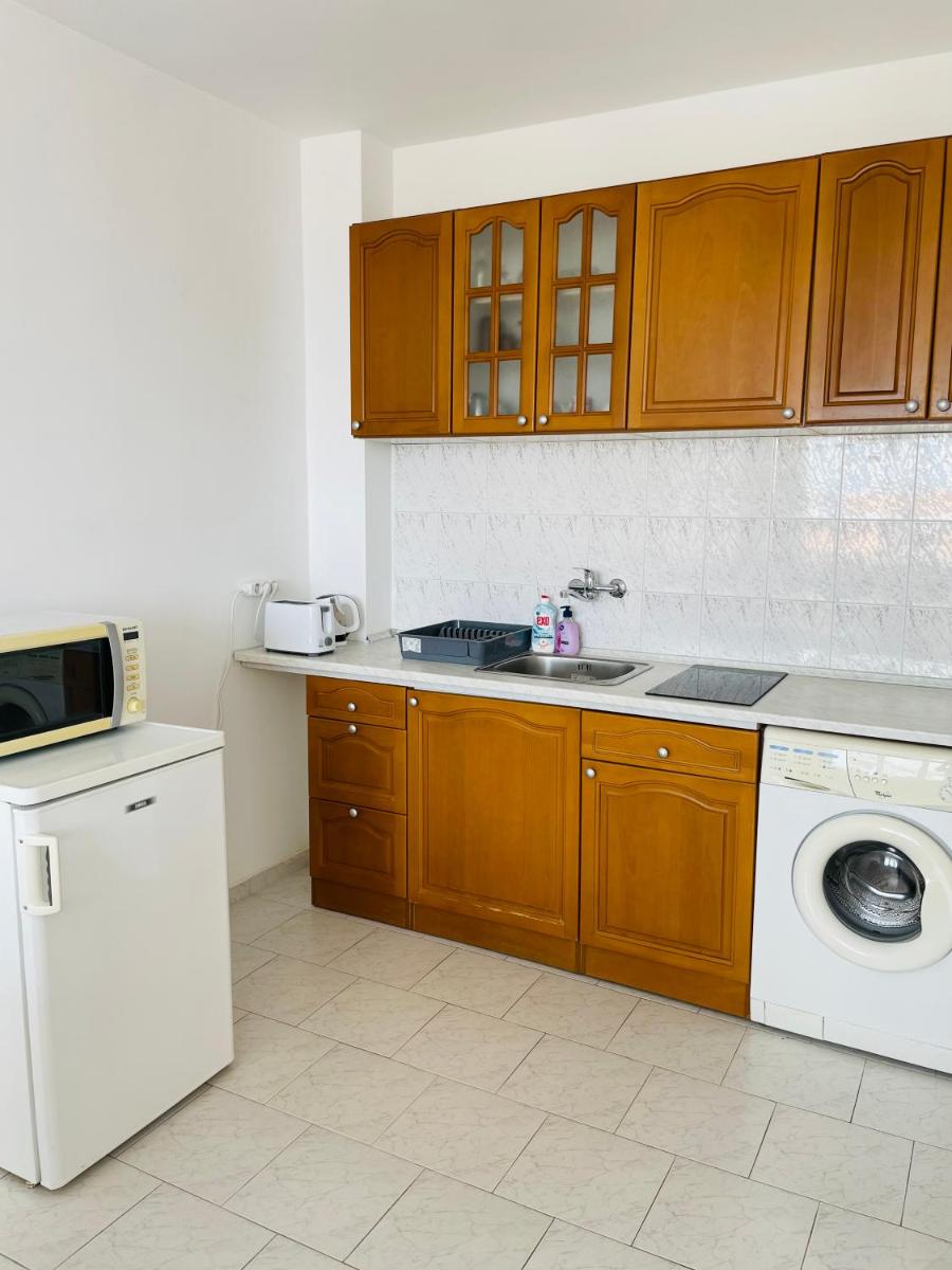 Sun Palace Apartments