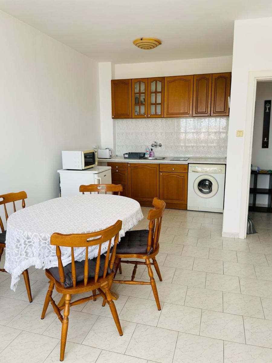 Sun Palace Apartments