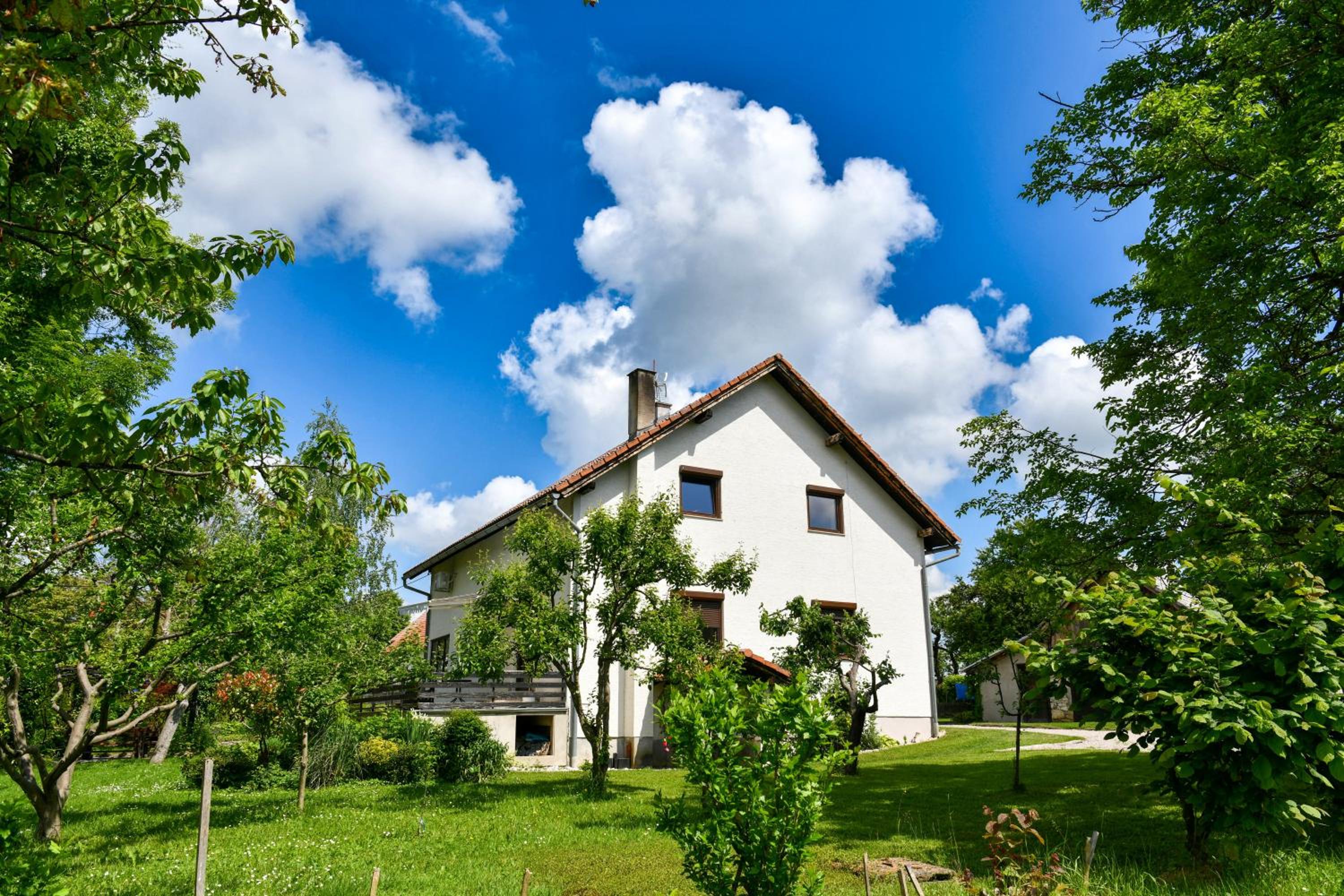 Apartment Murva -13 Min from Plitvice Lakes with parking and terrace view 3