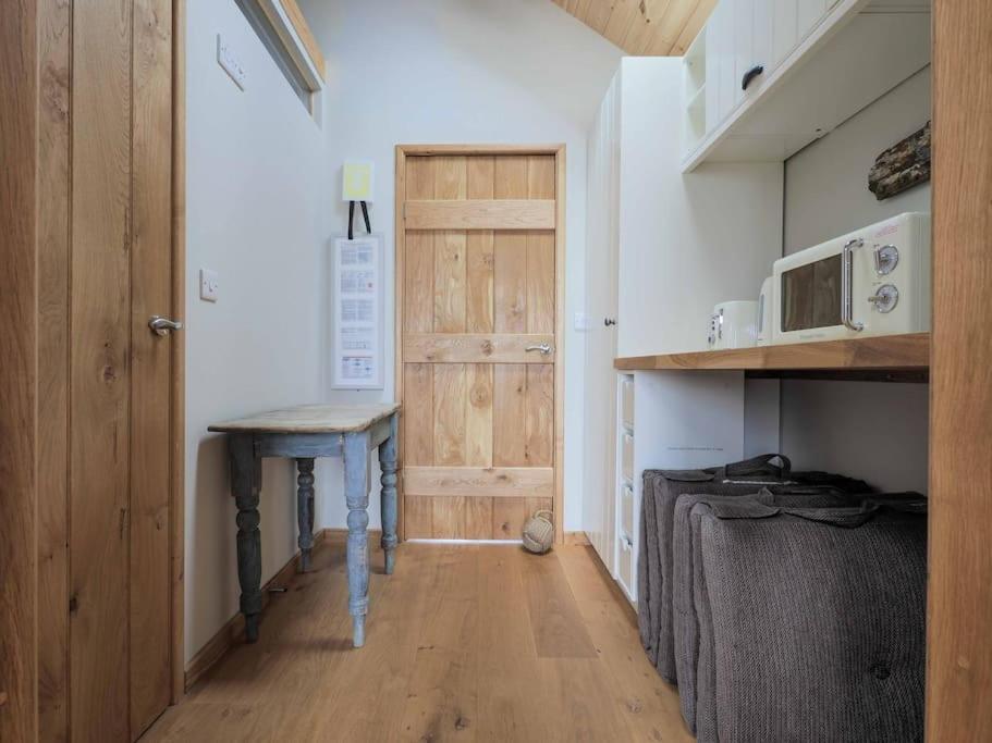 Little Tern, Beachside chalet 6, access to beach view 4
