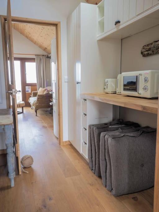 Little Tern, Beachside chalet 6, access to beach view 5