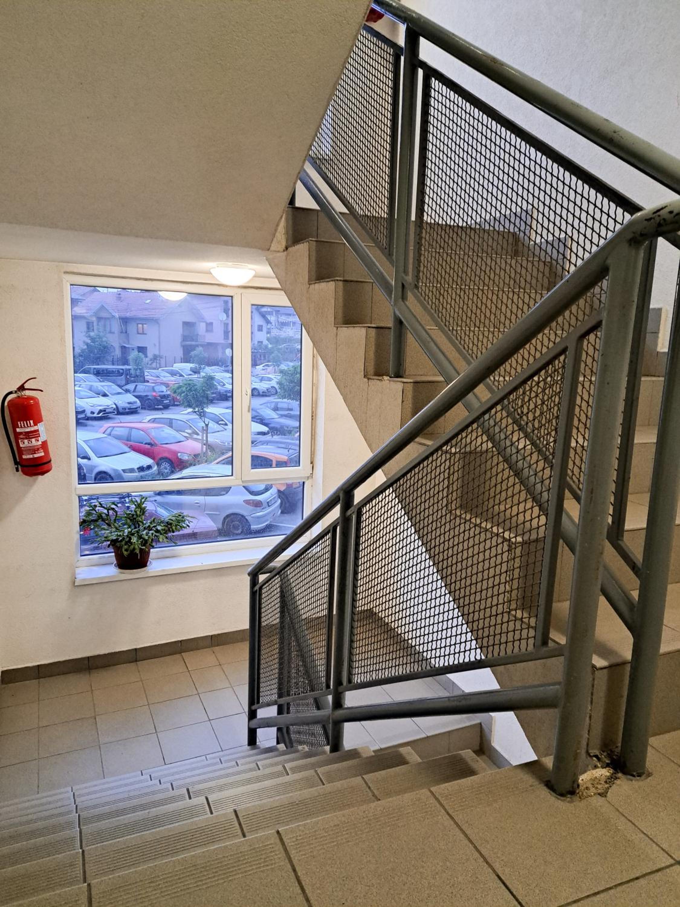 Modern Apart