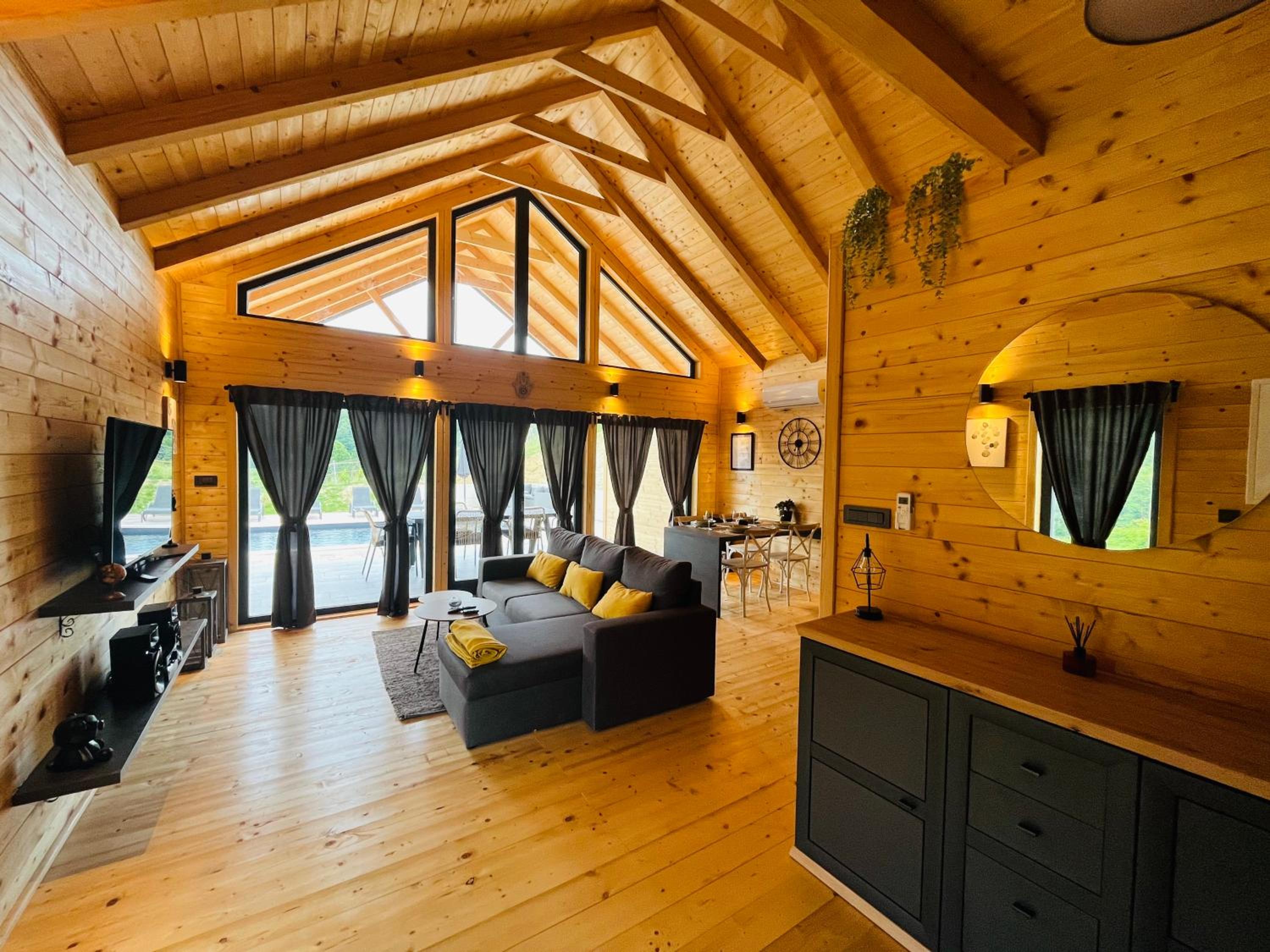 Holiday House Novus view 4