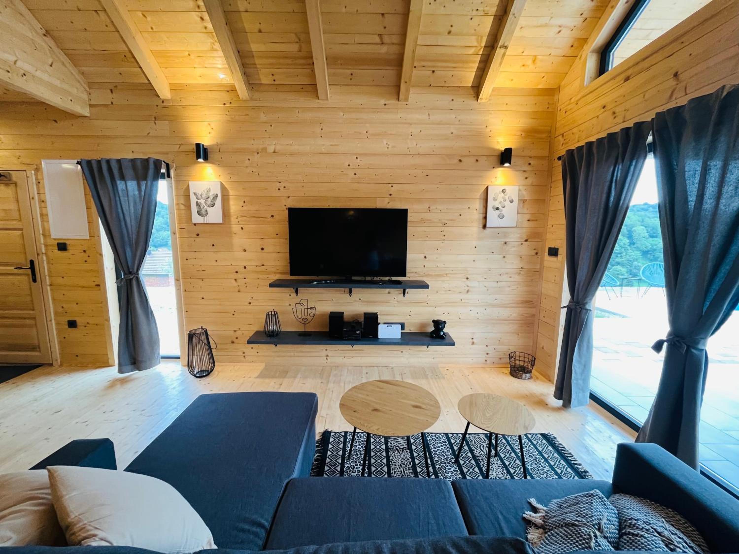 Holiday House Adamo view 4