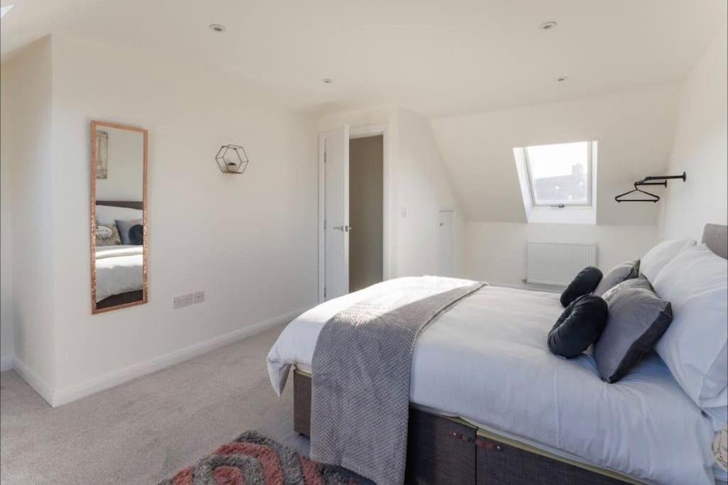 Luxury 3-Bedroom, 2-Bathroom Home sleeps 7 people view 3