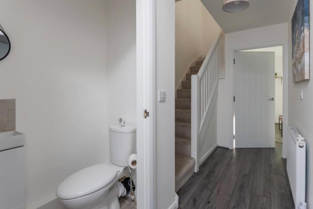 Luxury 3-Bedroom, 2-Bathroom Home sleeps 7 people view 5