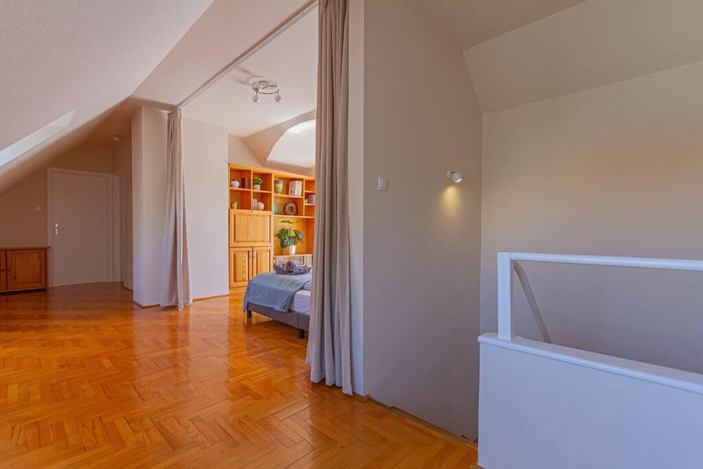 Roomy apartment 80sqm at city center FREE PARKING space, AC & balcony, Separate AC in all four rooms view 5