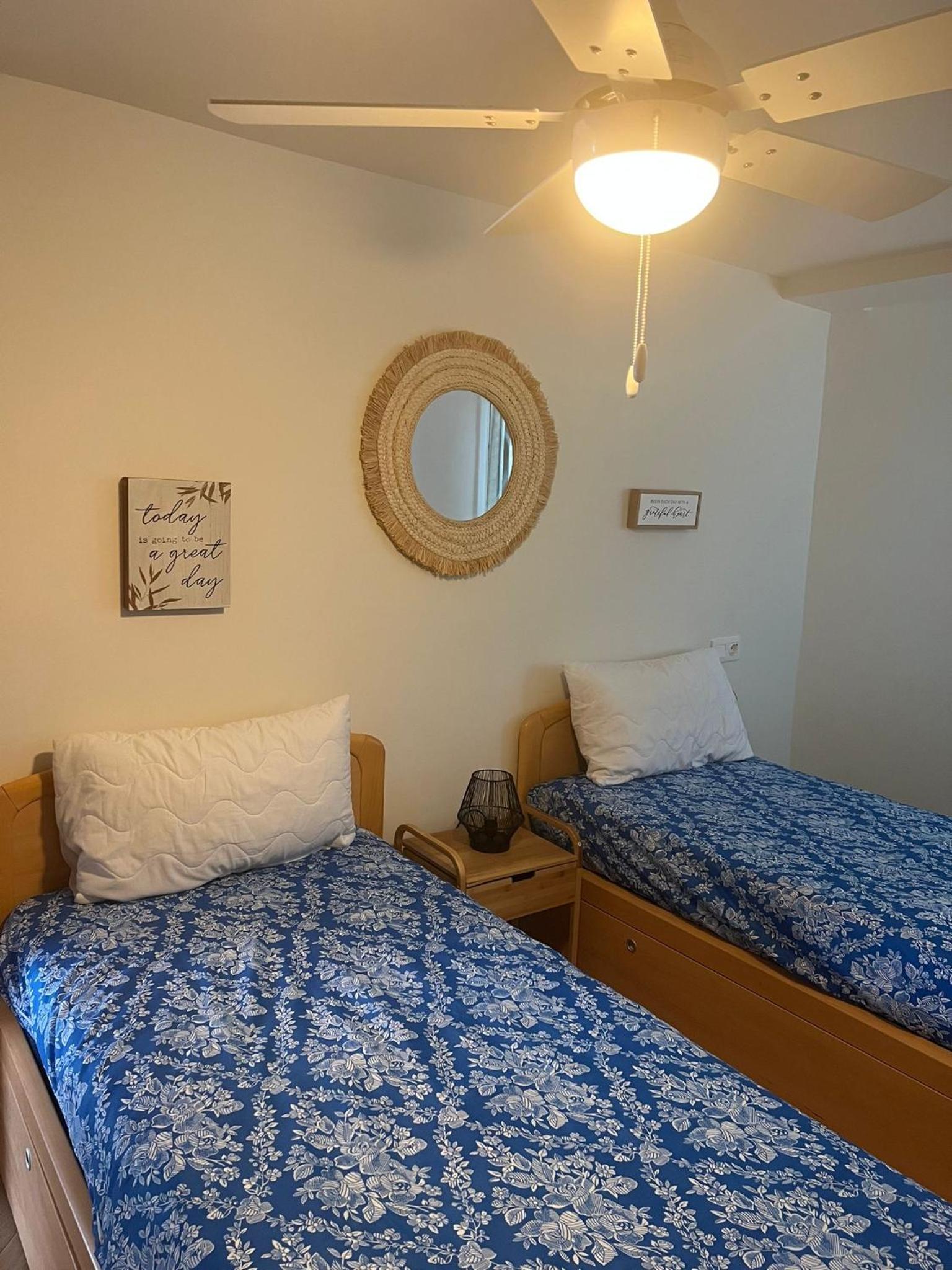 Beachfront Salou apartment with sea view