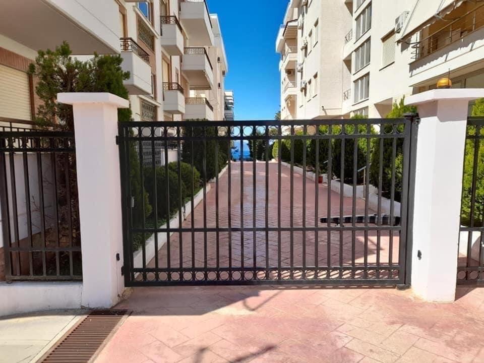 Edan Apartments