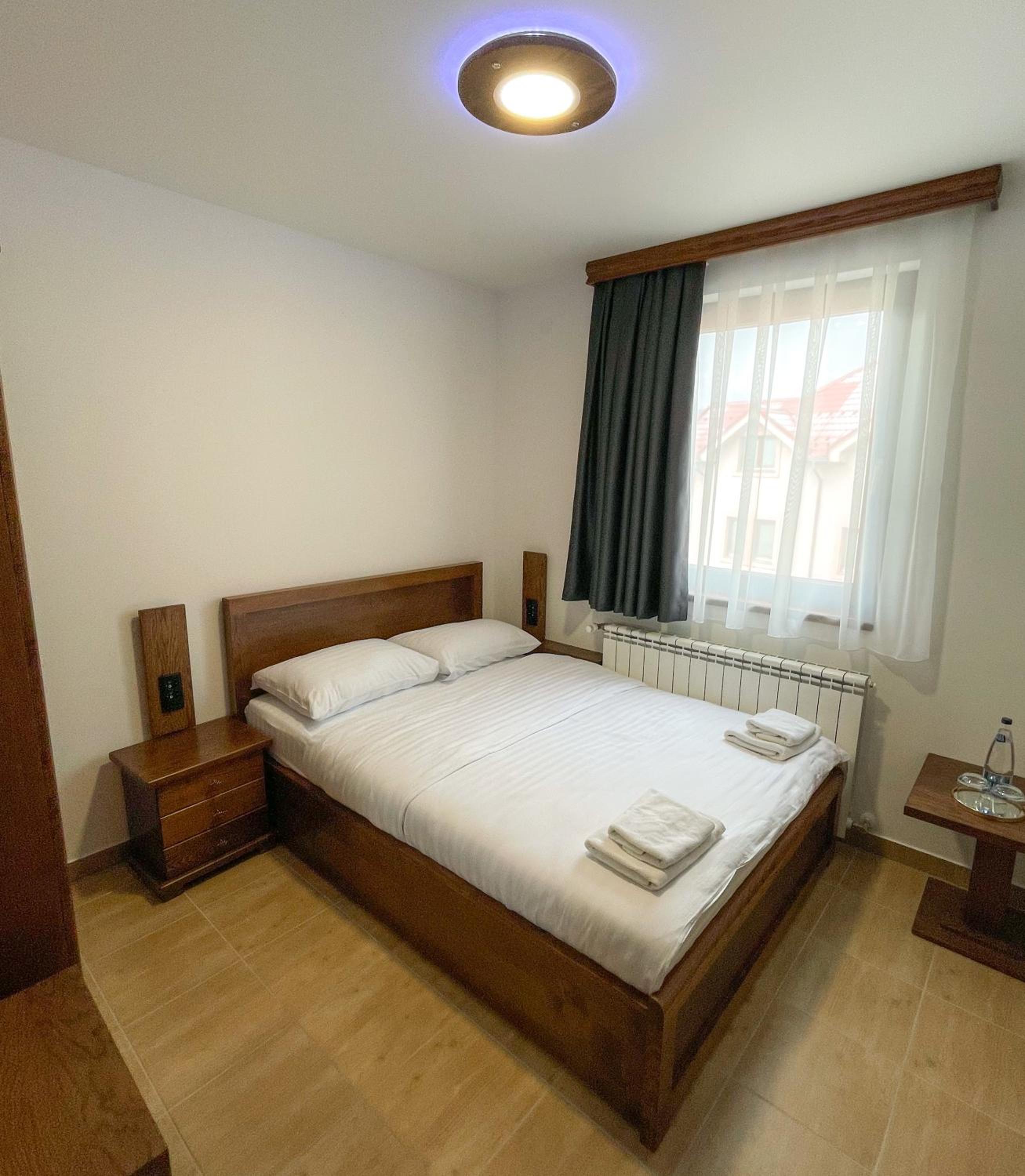 Apartments & Rooms Brijest