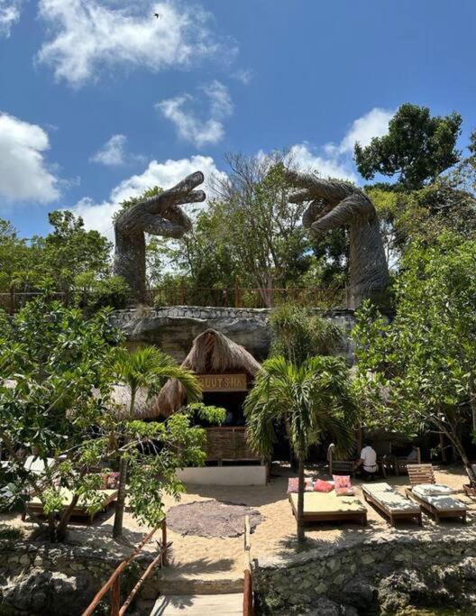 Perfect location heart of Playa Del Carmen!