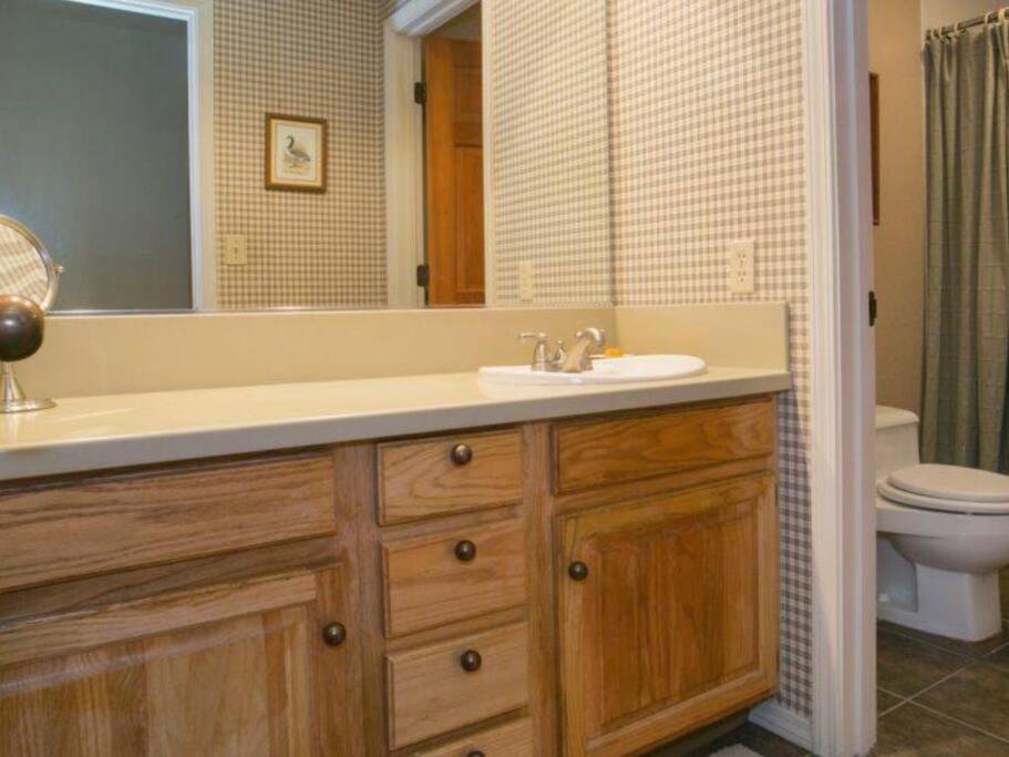 3-bedroom Condo near Lake,Hyatt,Diamond Peak view 5