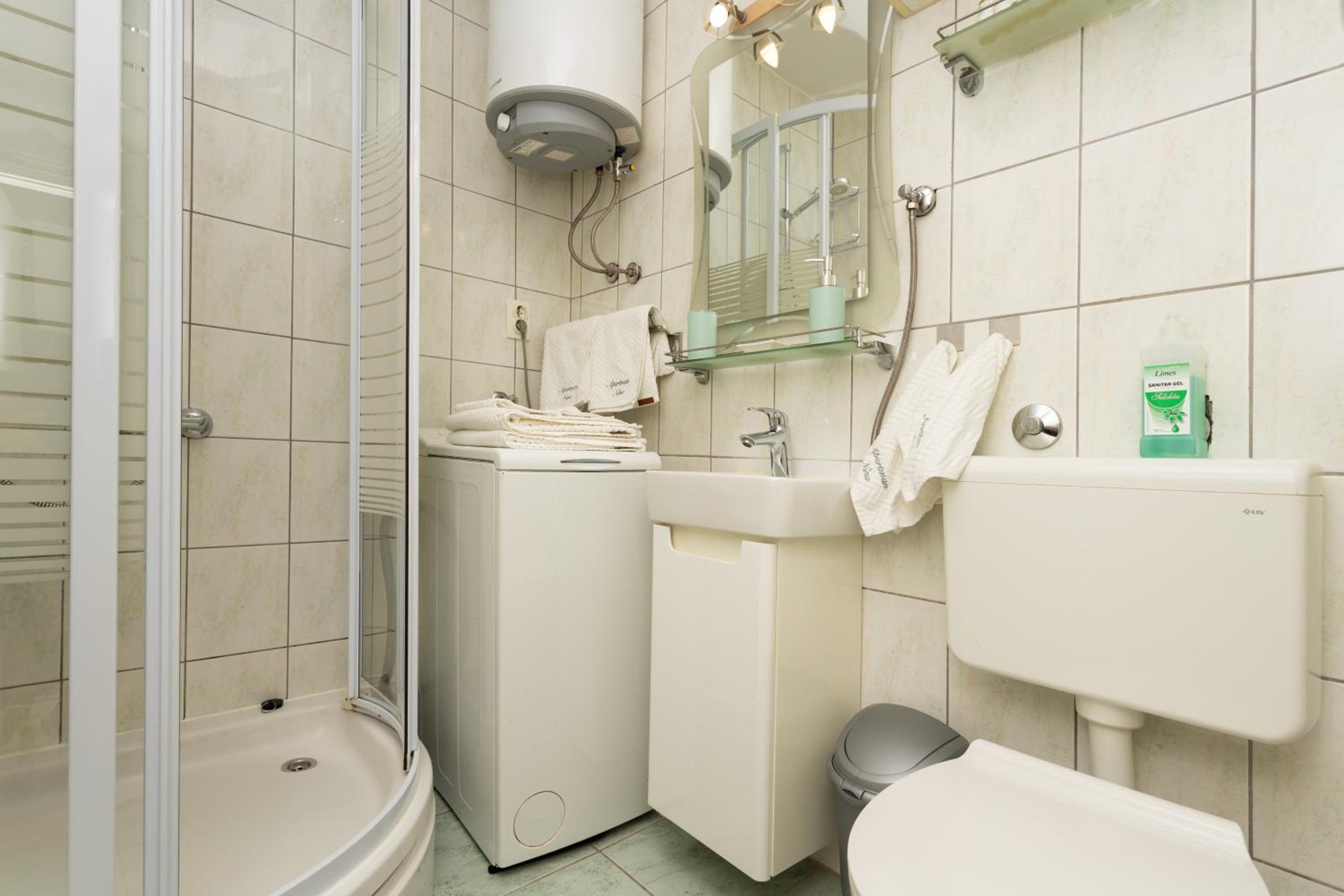 Apartman Nina en Hvar — bathroom