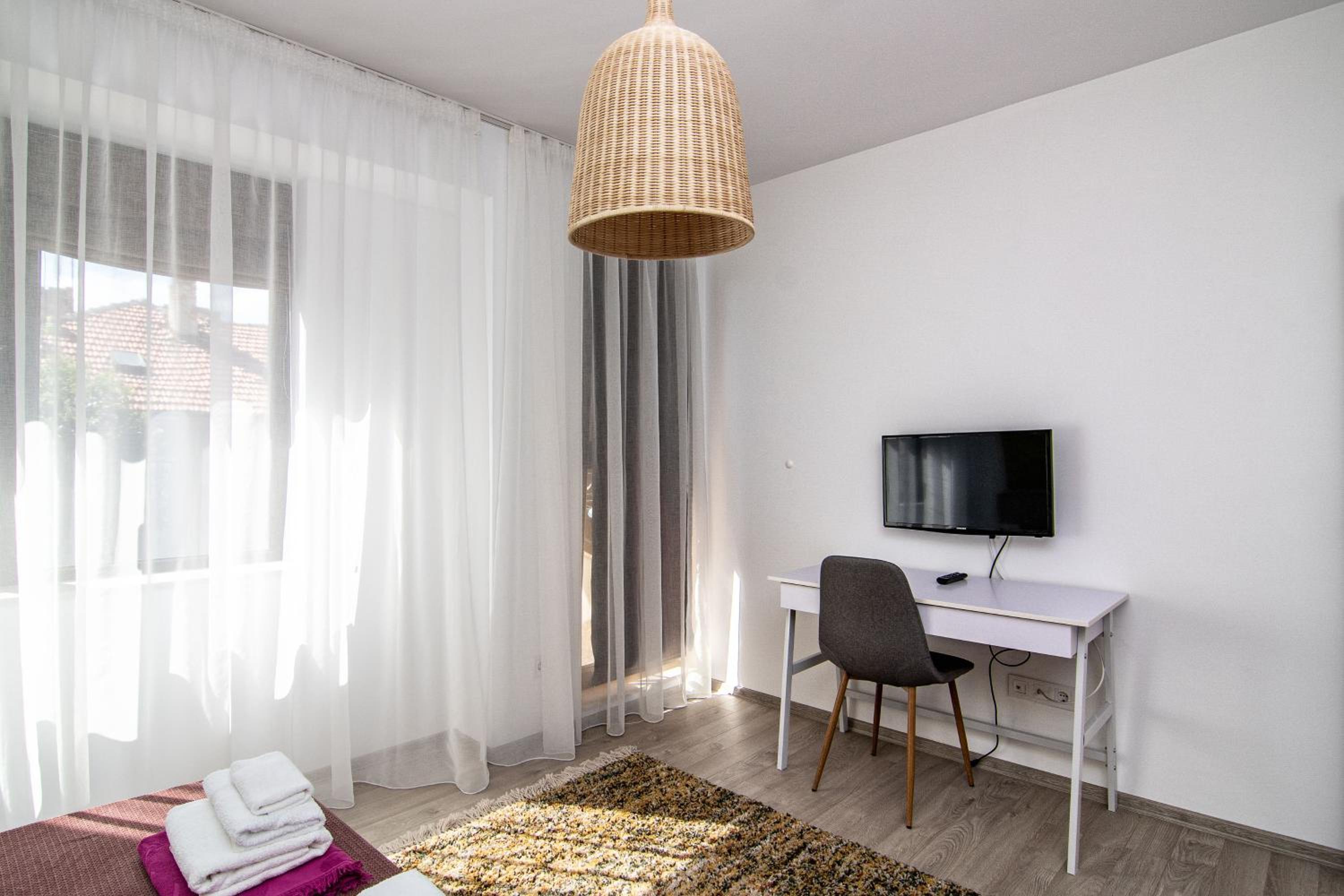 Greek quarter flat two BR next to Sea Garden