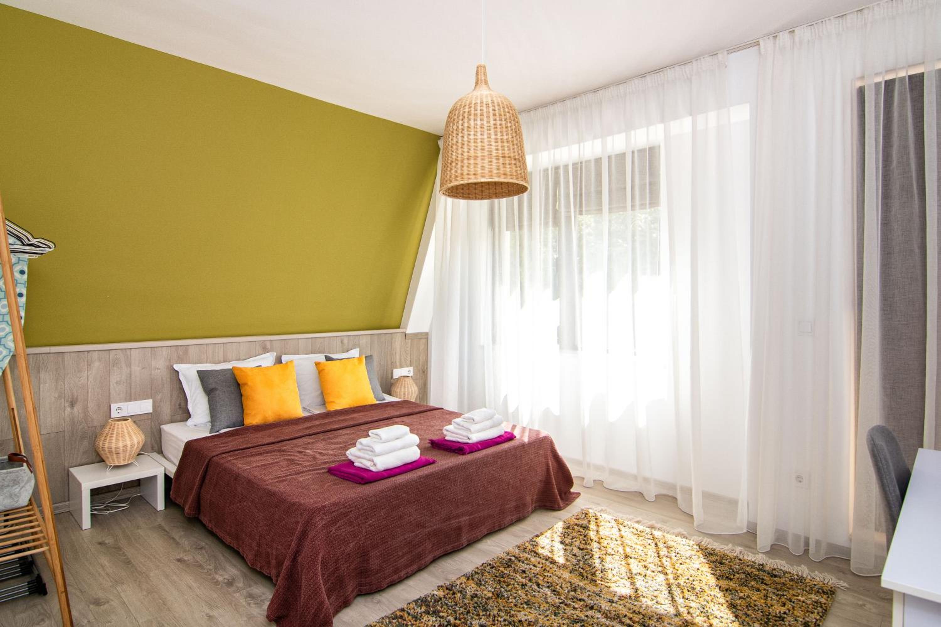 Greek quarter flat two BR next to Sea Garden