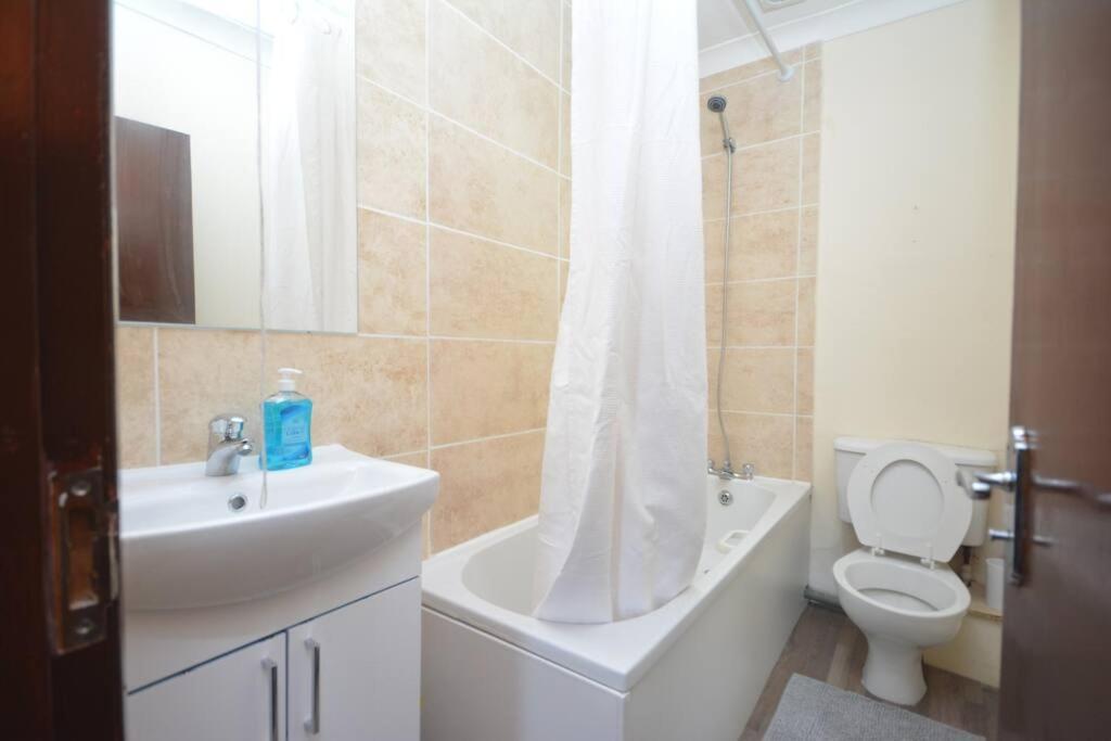 Lovely 3bedroom Apartment London
