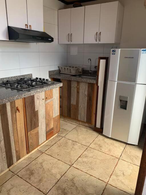 Apartamento en madera cerca del C.C Titán Plaza