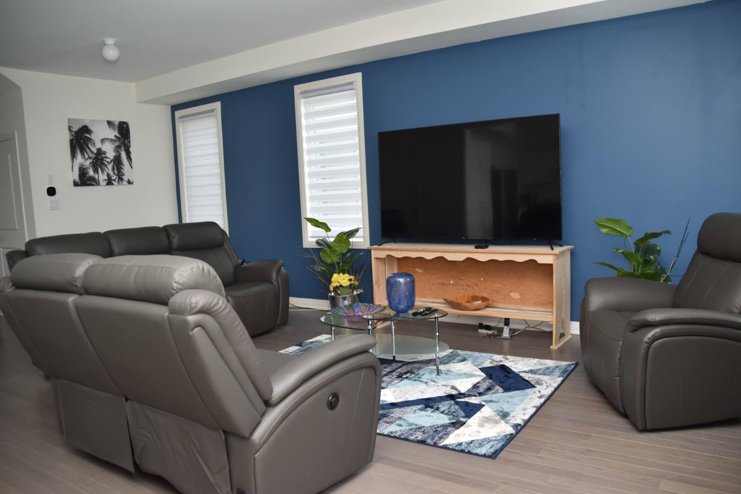 PARADISE VILLa Bowmanville
