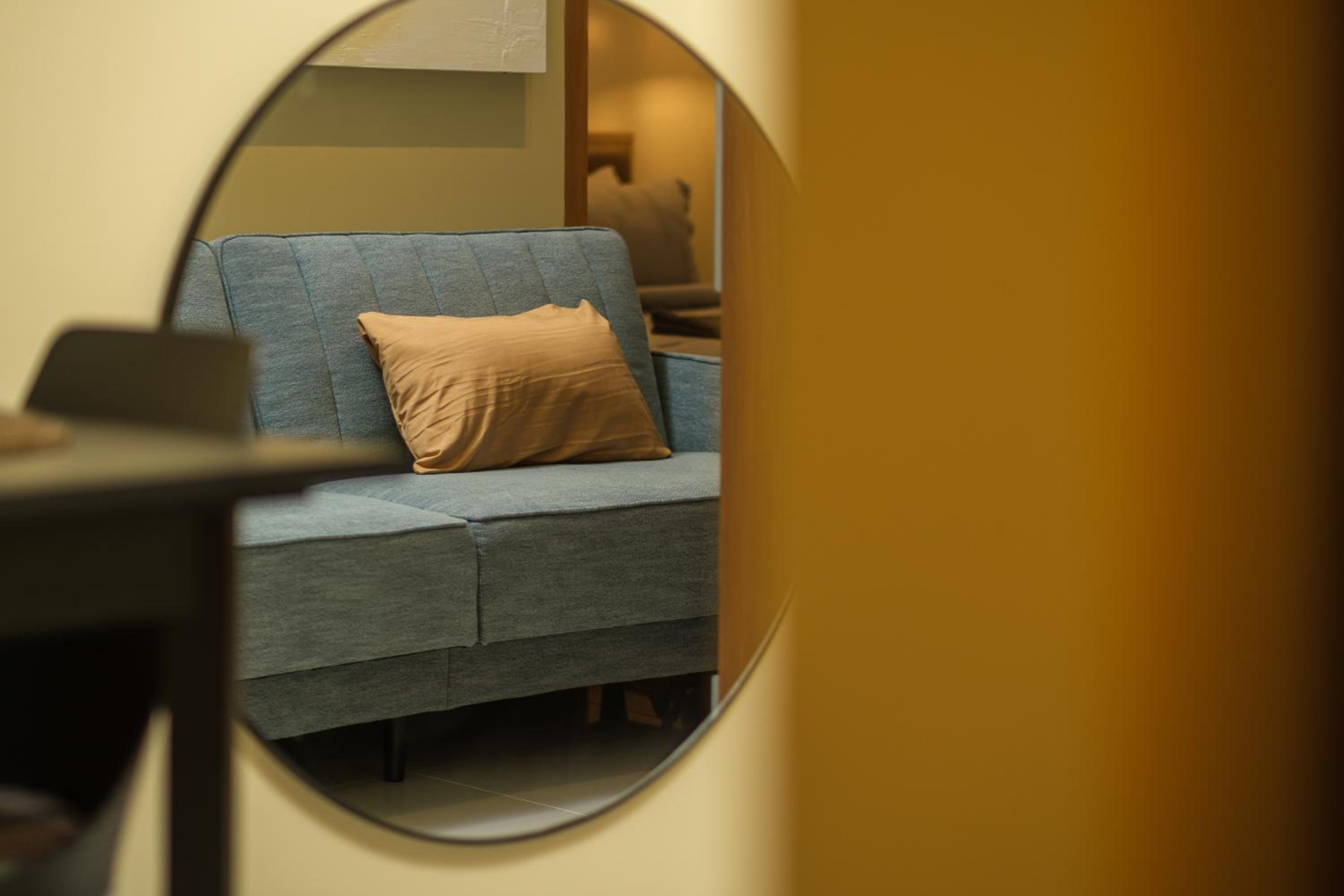 Uptown Parksuites Modern Room